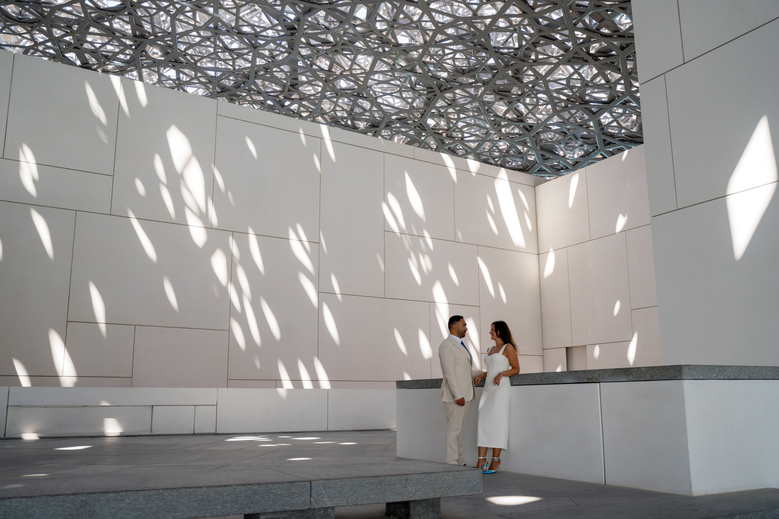 Love story Louvre Abu Dhabi. Фотограф в Абу Даби Марина