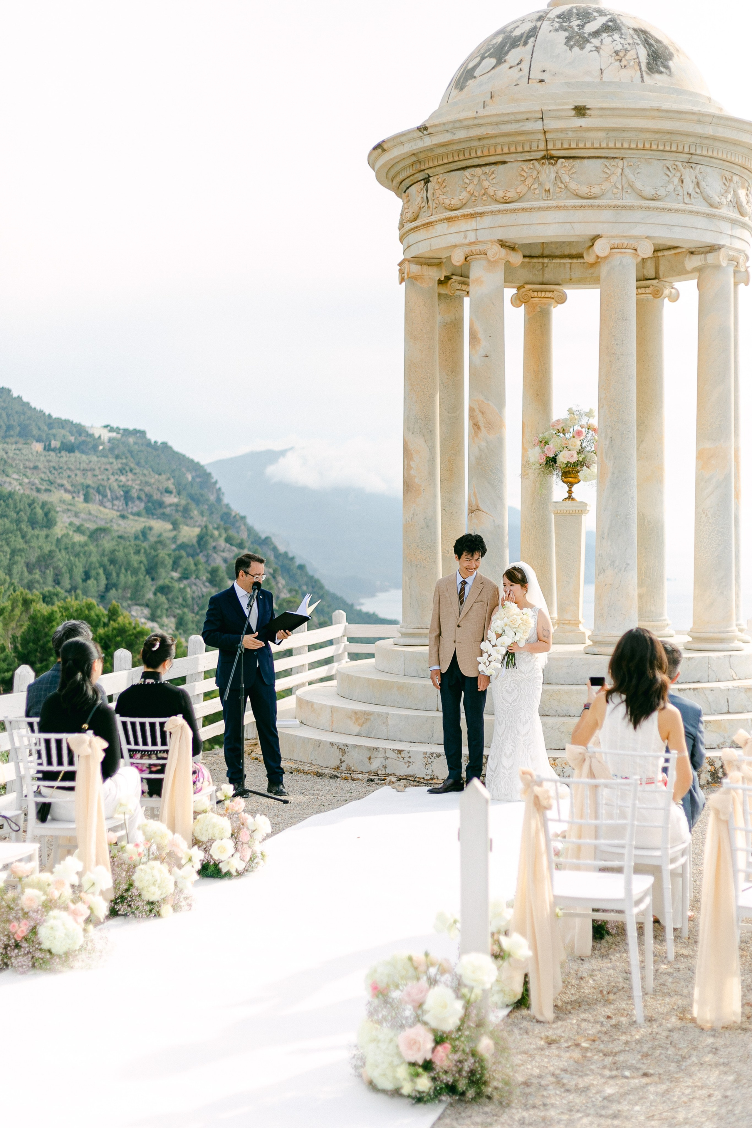 Chenyi & Tiangseng. Wedding Celebrant in Mallorca Iban Collin