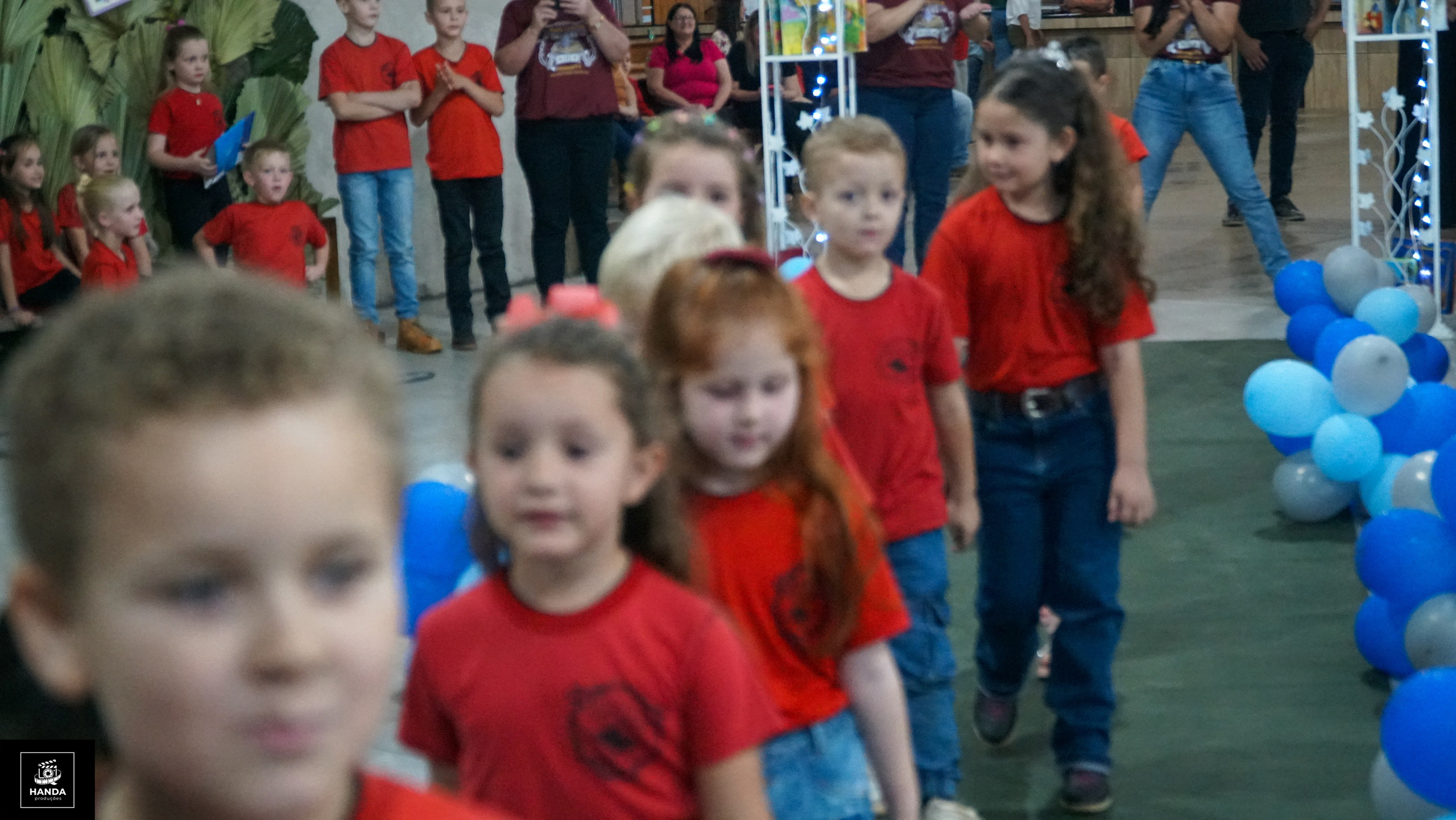 Noite autógrafos colégio Aurélio Buarque de Holanda. Handa Produções