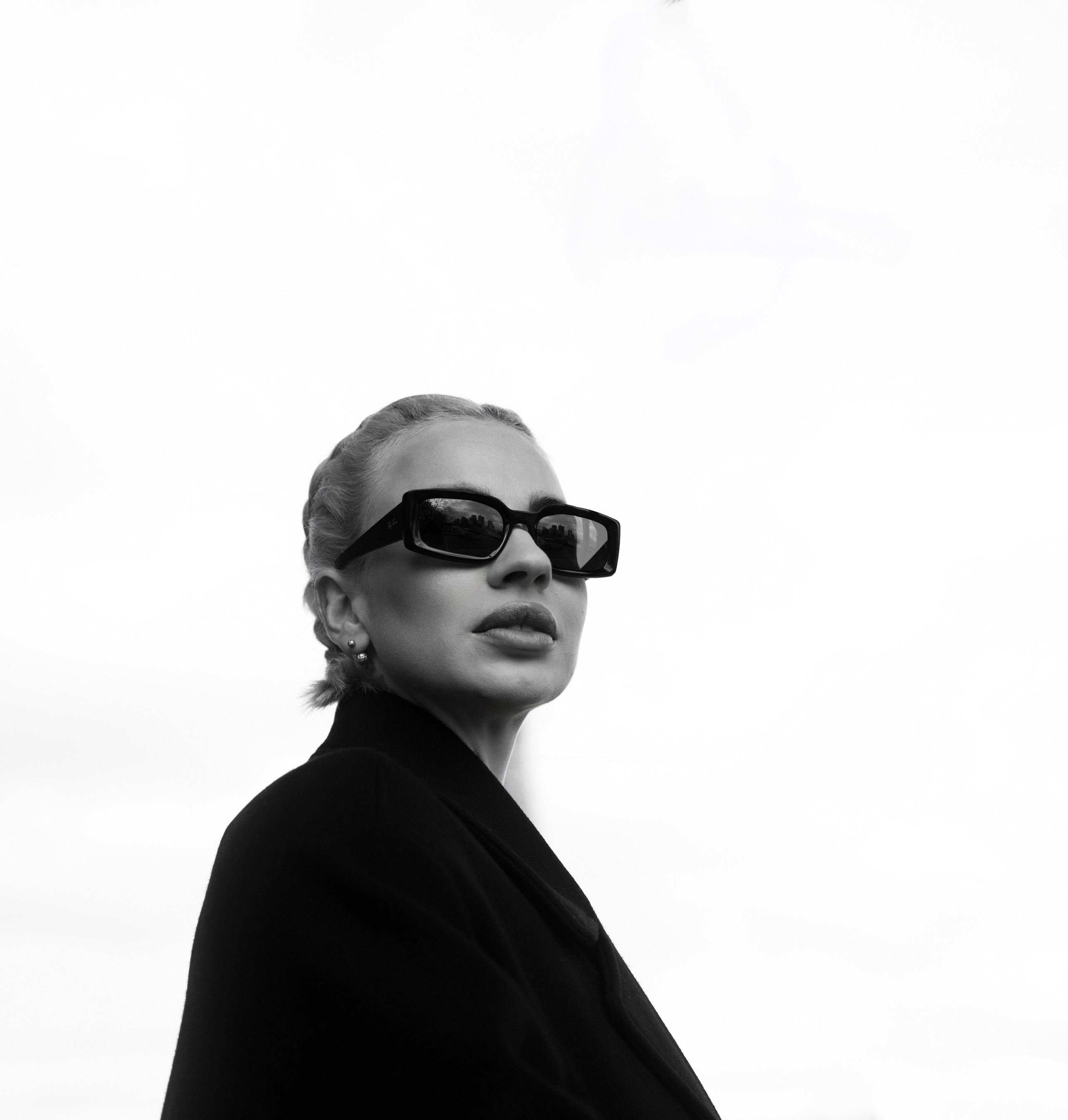 Model (JULIA). Eni’s Photo