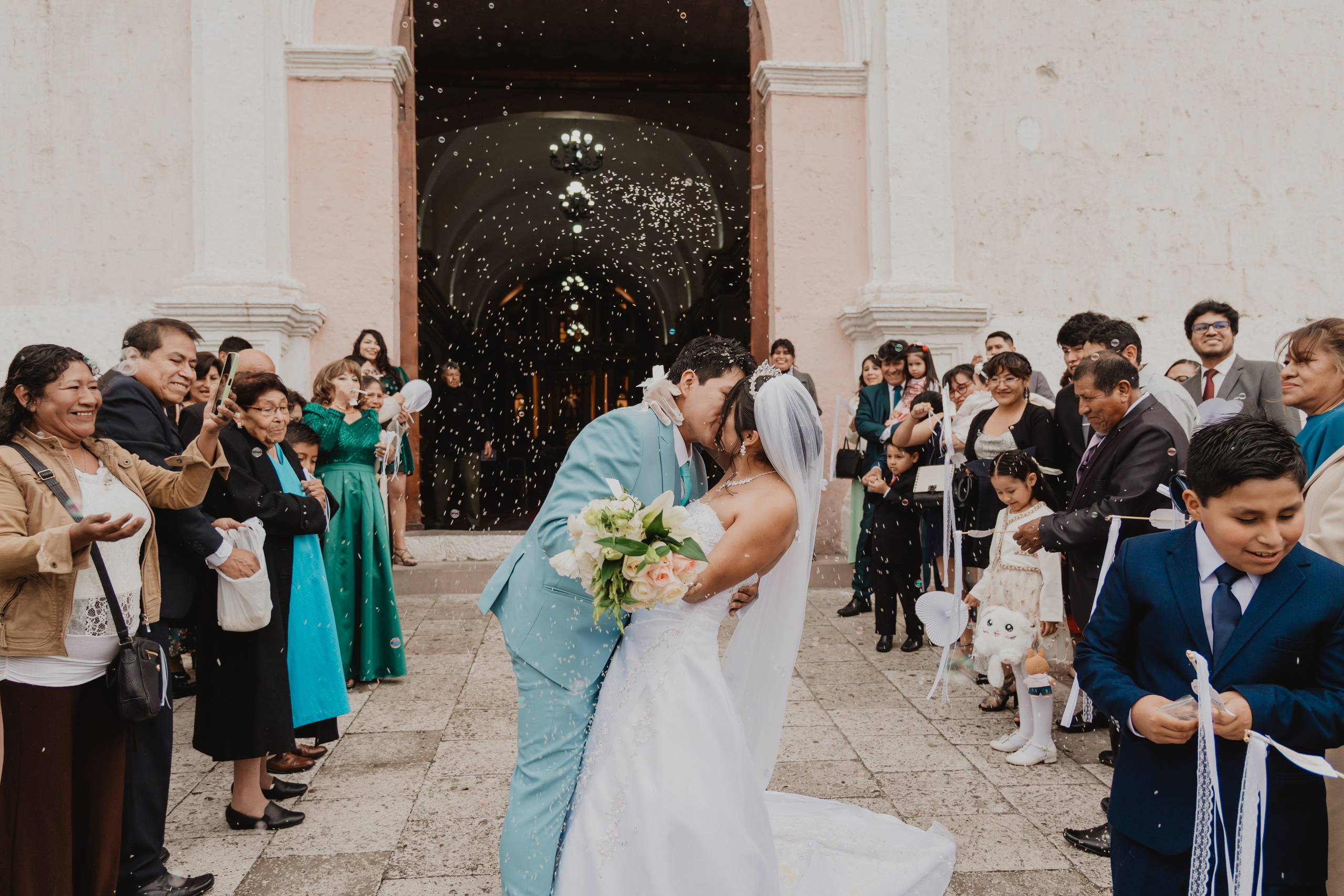 STEISY + EMMANUEL | BODA RELIGIOSA. Studio KVTA | Fotografía y Video de Bodas en Arequipa