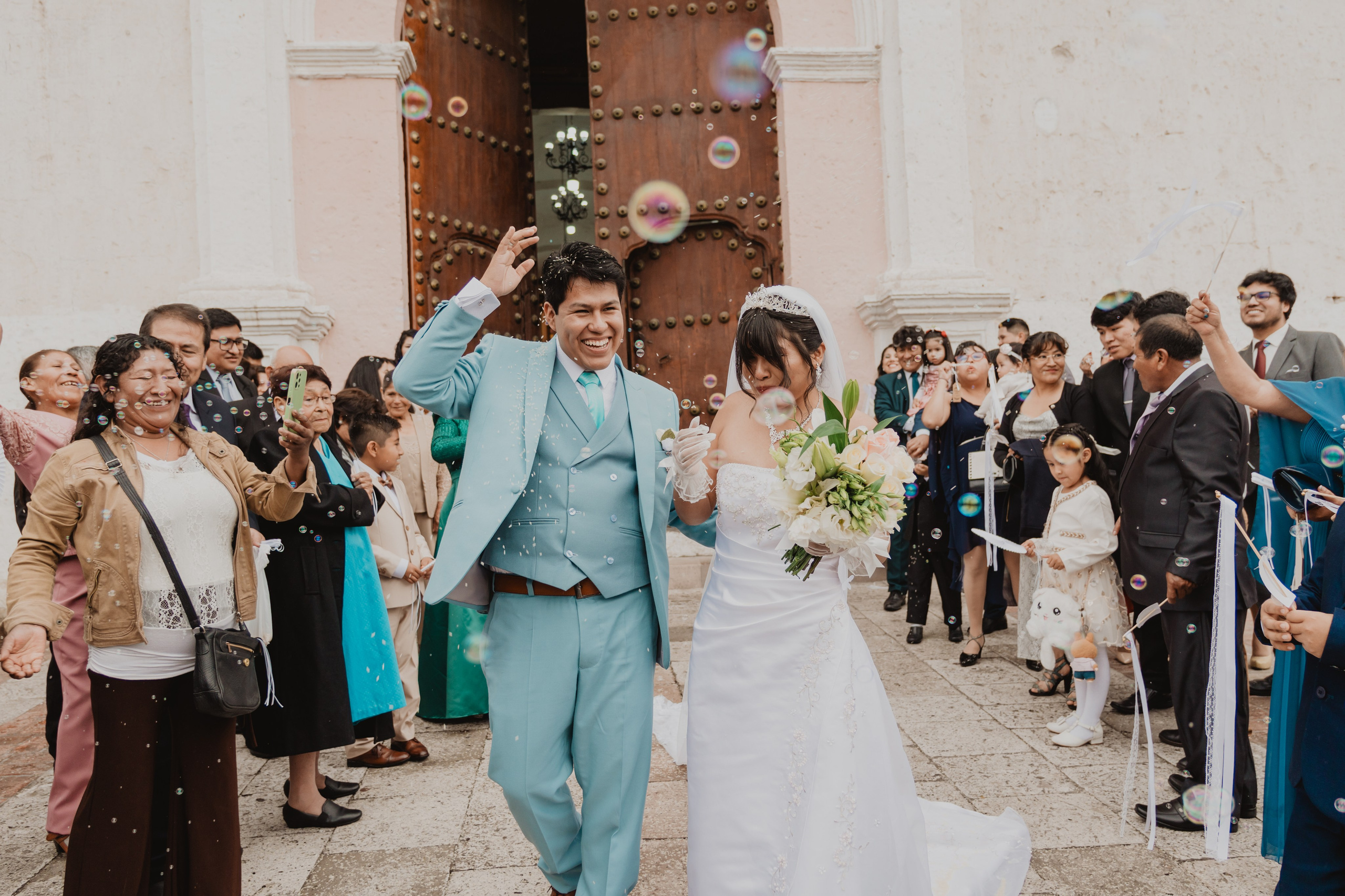 STEISY + EMMANUEL | BODA RELIGIOSA. Studio KVTA | Fotografía y Video de Bodas en Arequipa