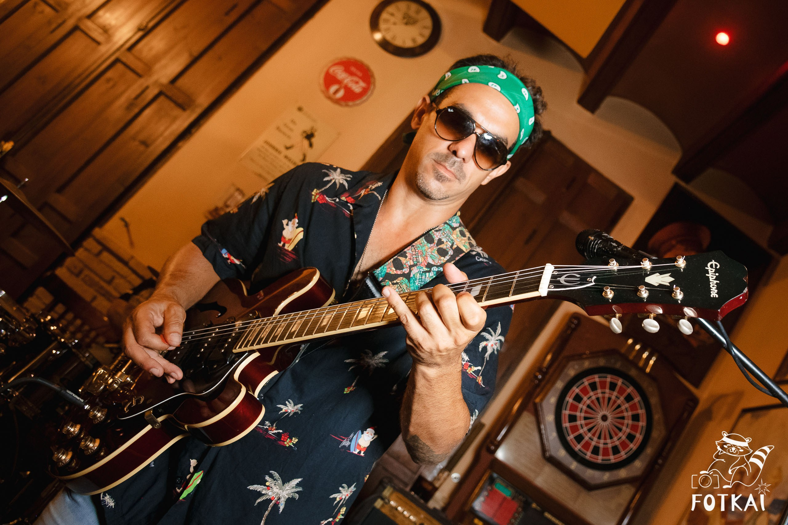 Stones of the Coast en Café Aljibe Rojales: Reportaje fotográfico 30.08.25 | FOTKAI