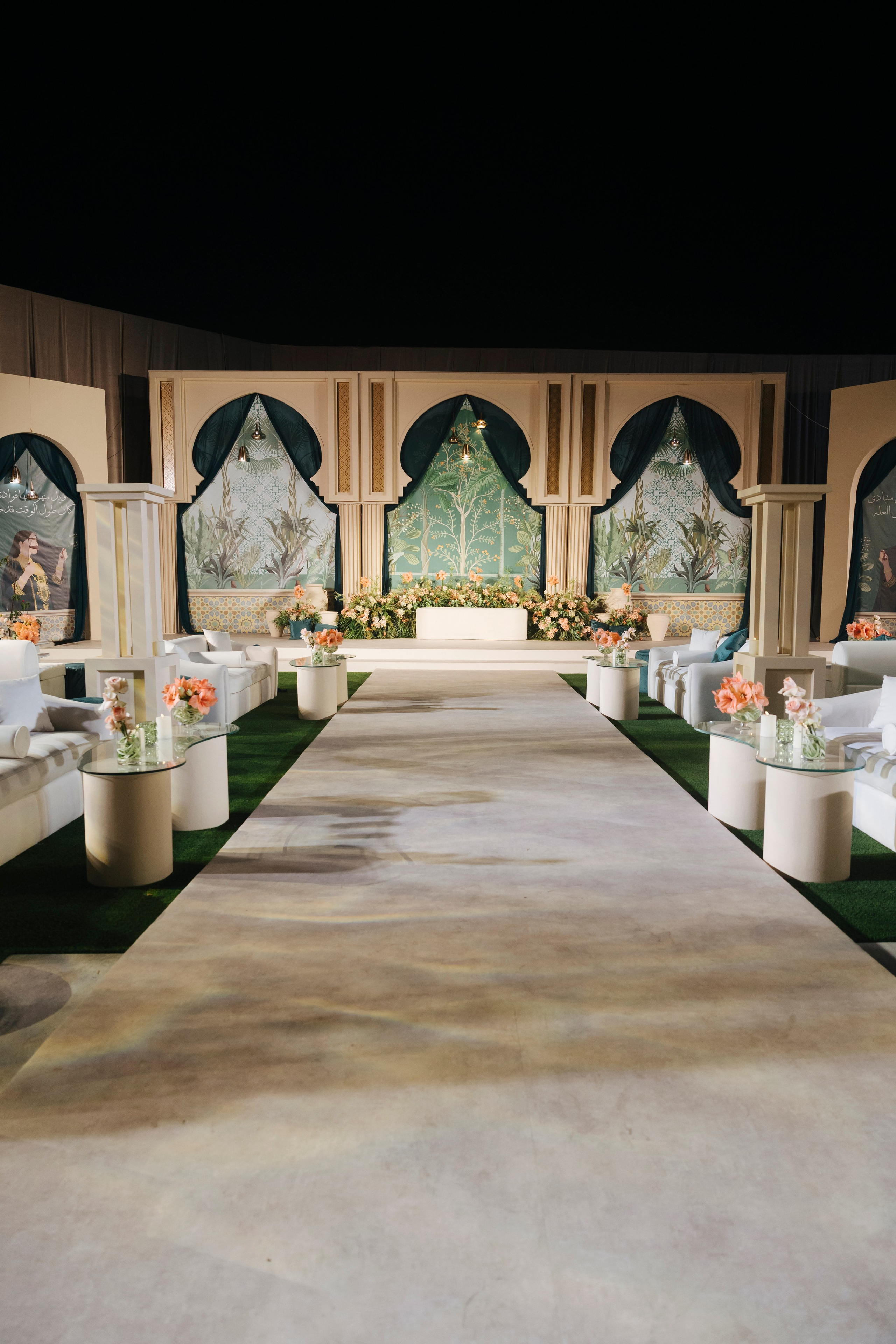 Meera Henna. Wedding, Maternity & Family Photographer in Dubai, UAE & Worldwide