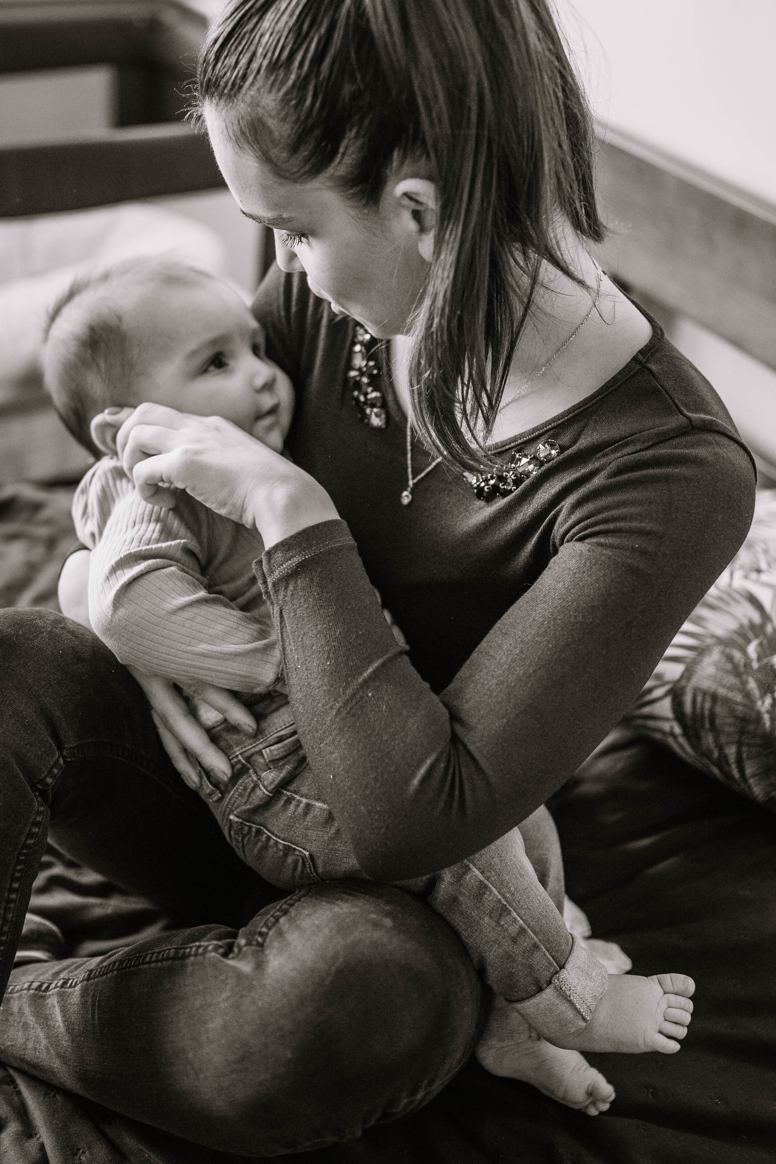 Lana - fotografisanje bebe kod kuće. Dečiji i porodični fotograf