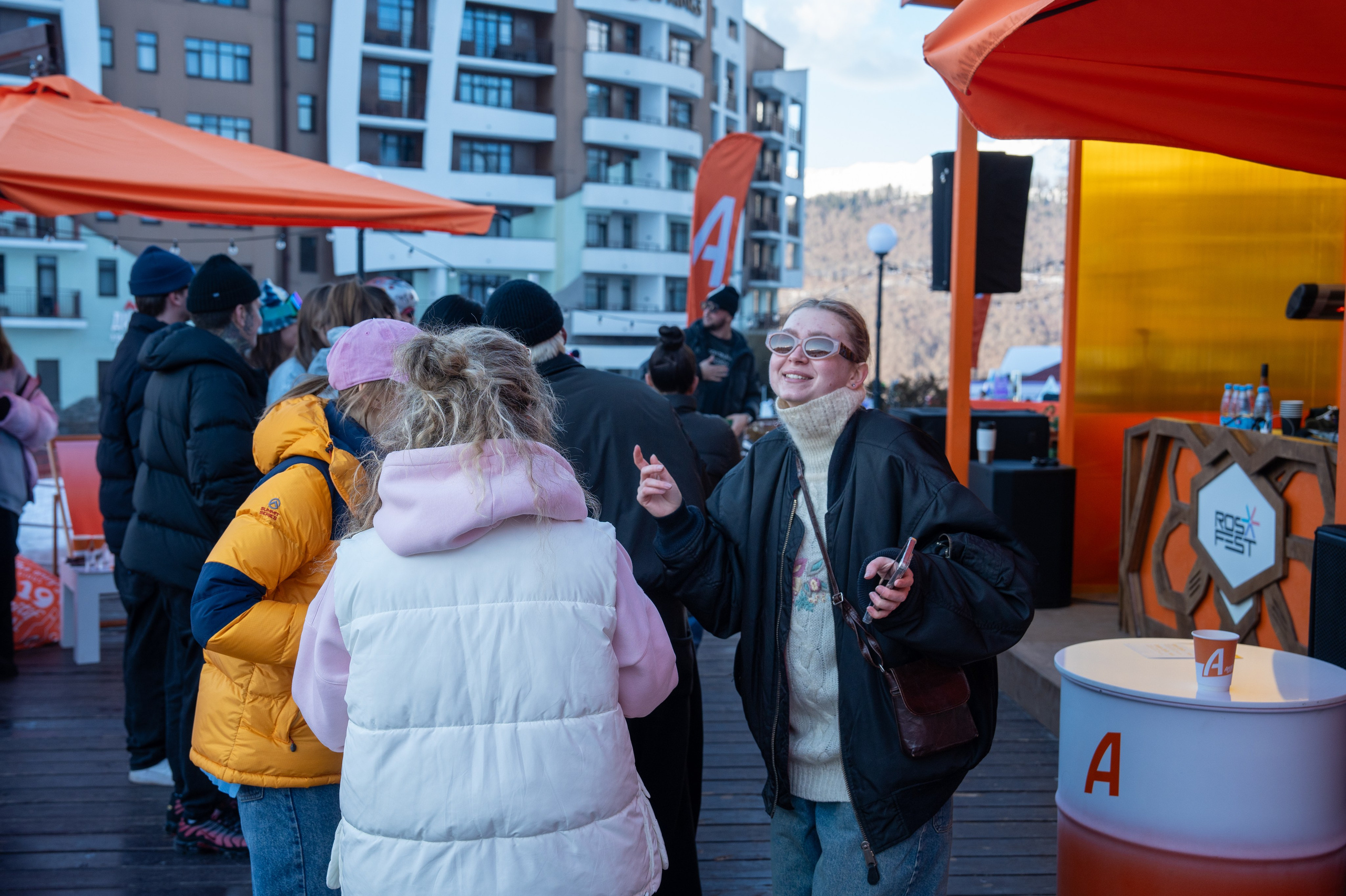 Фотоотчет партнерской интеграции Aperol Spritz на Роза Фест 2025. Репортажный фотограф в Красной Поляне и Сочи Павлюченко Екатерина