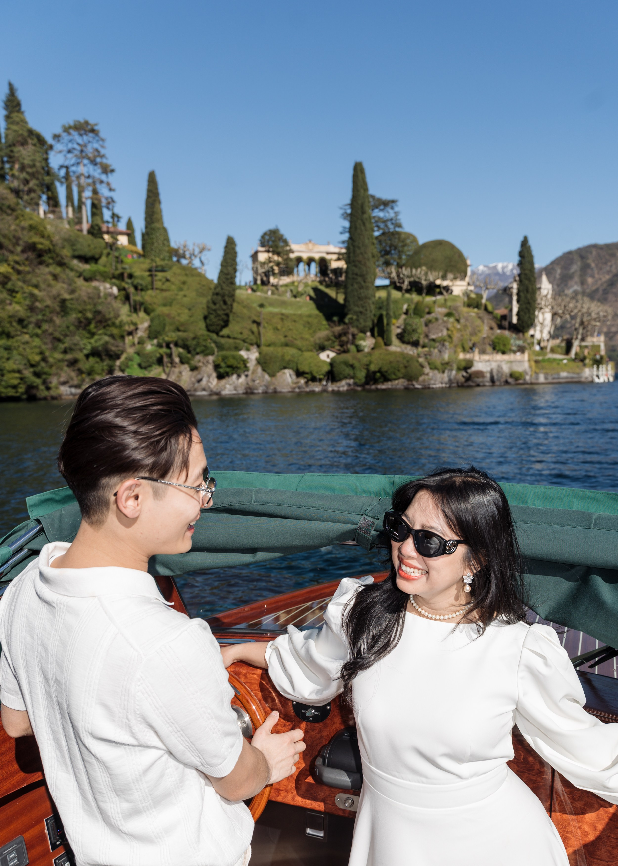 Secret Proposal on a Boat in Lake Como. Proposal Photographer in Lake Como