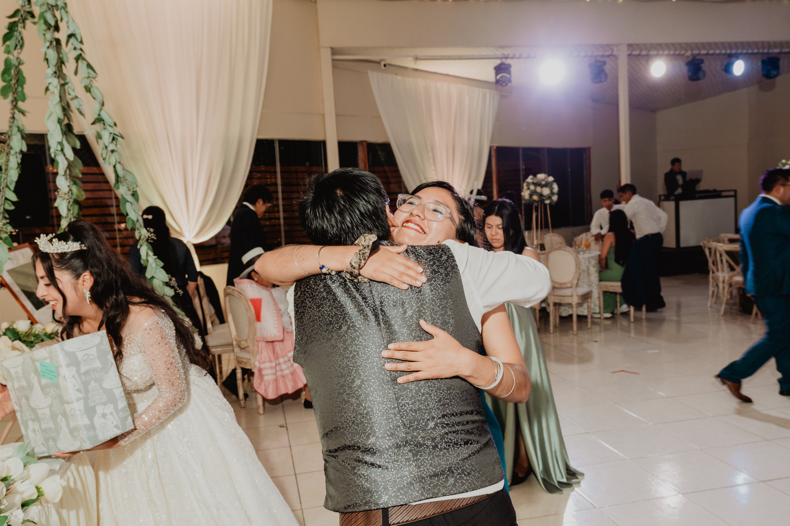 FERNANDO + MARIBEL | BODA RELIGIOSA. Studio KVTA | Fotografía y Video de Bodas en Arequipa