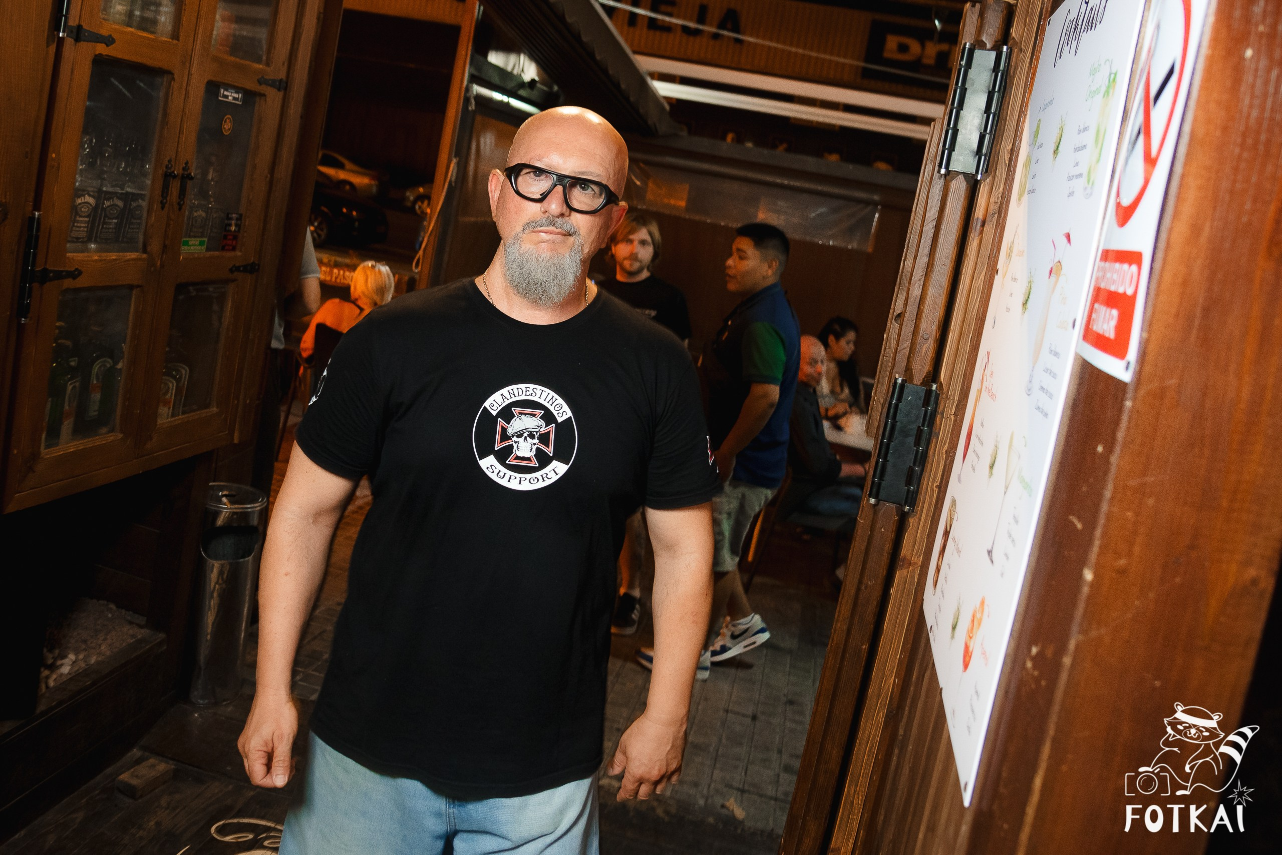 Reportaje fotográfico de FOTKAI | Get Back en El Paso Bar | Torrevieja, España, 12 de julio de 2025