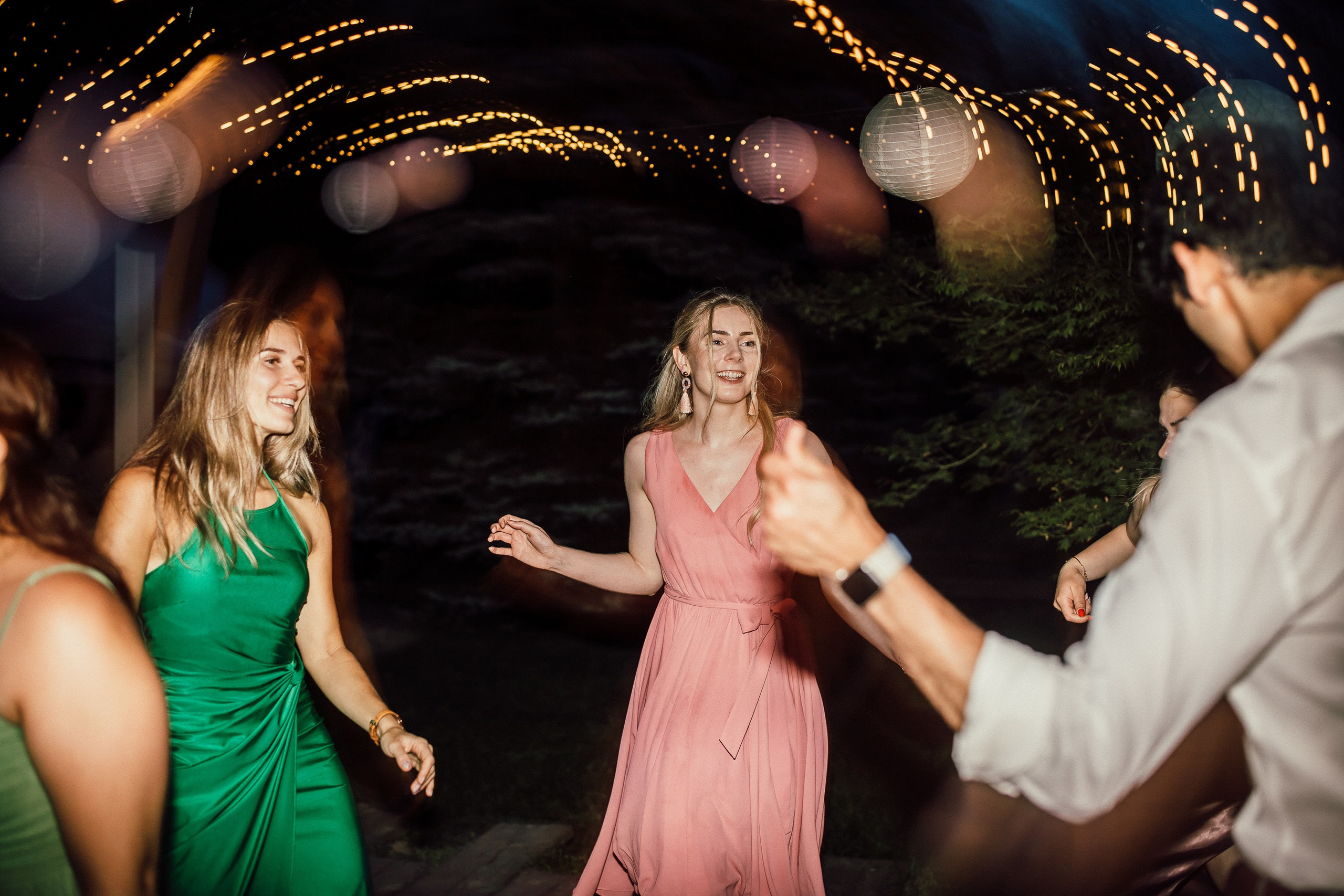 Nunta în aer liber RustiQ Garden - Fotograf Nuntă. Horatiu Fat: Fotograf si Videograf Profesionist Nunta Cluj-Napoca