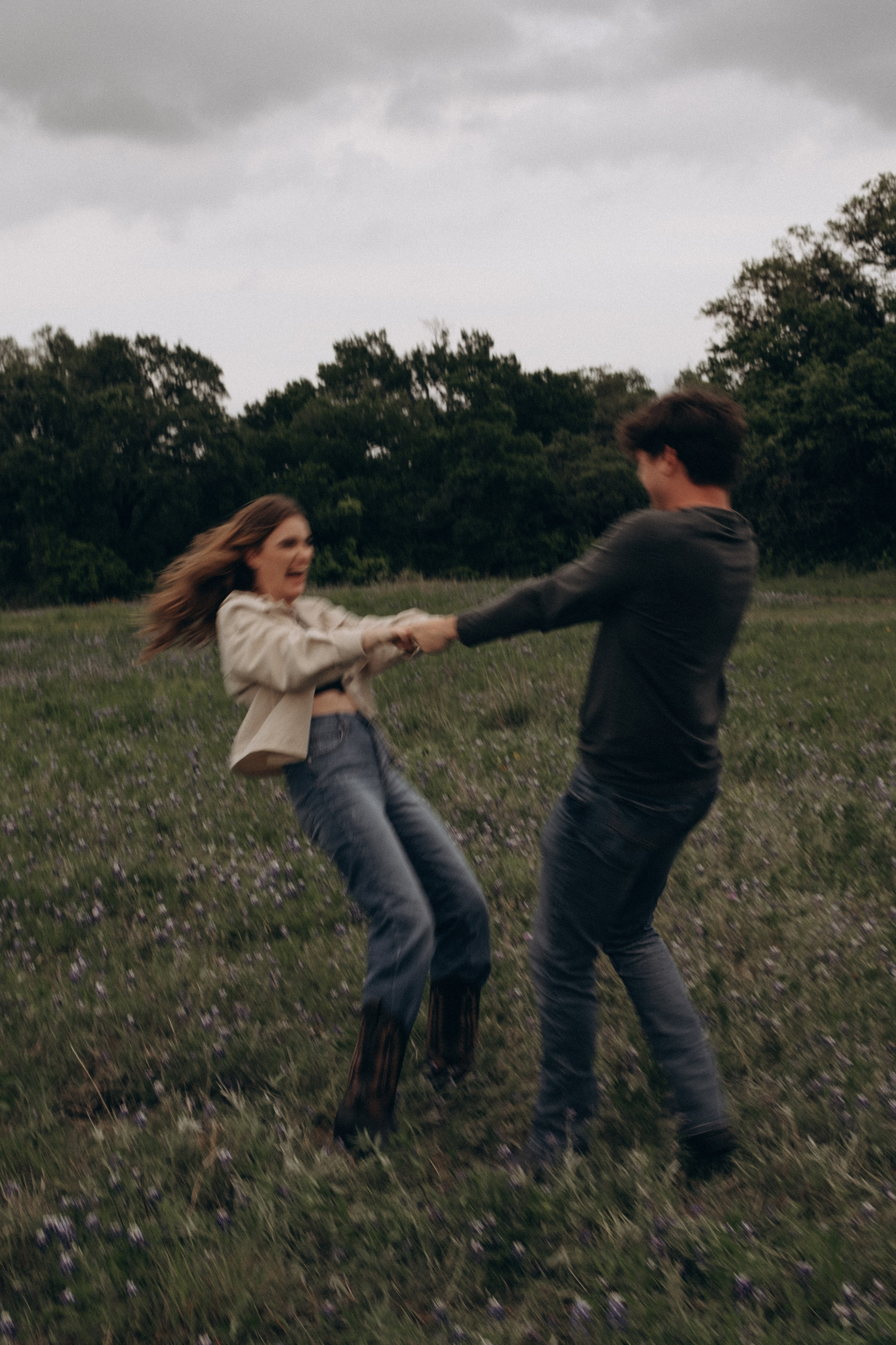 LOVE IN BLUEBONNETS. Lens Captures Life
