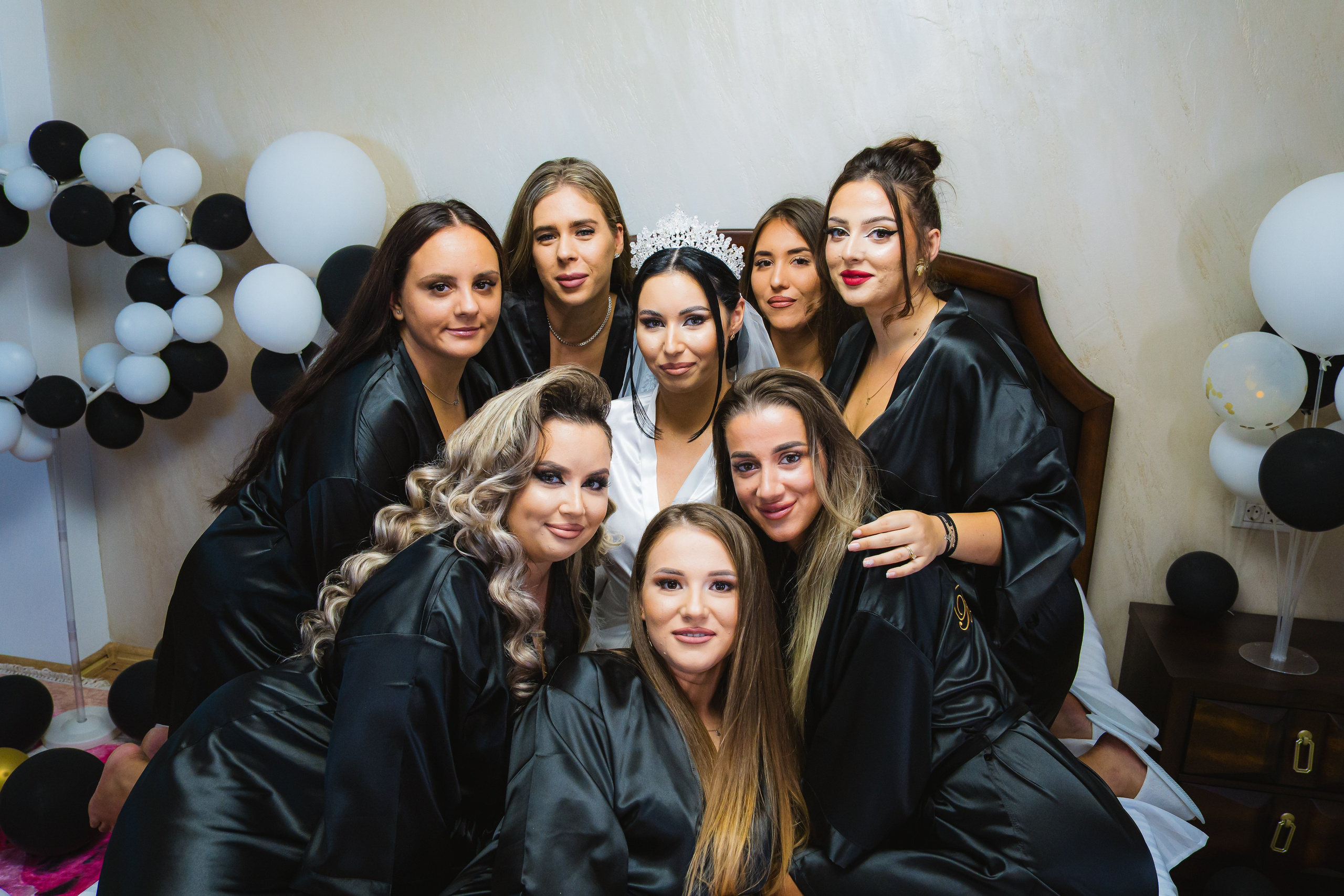 Bella & Adi. Foto Studio — Fotograf de evenimente, nunti, botezuri, portrete