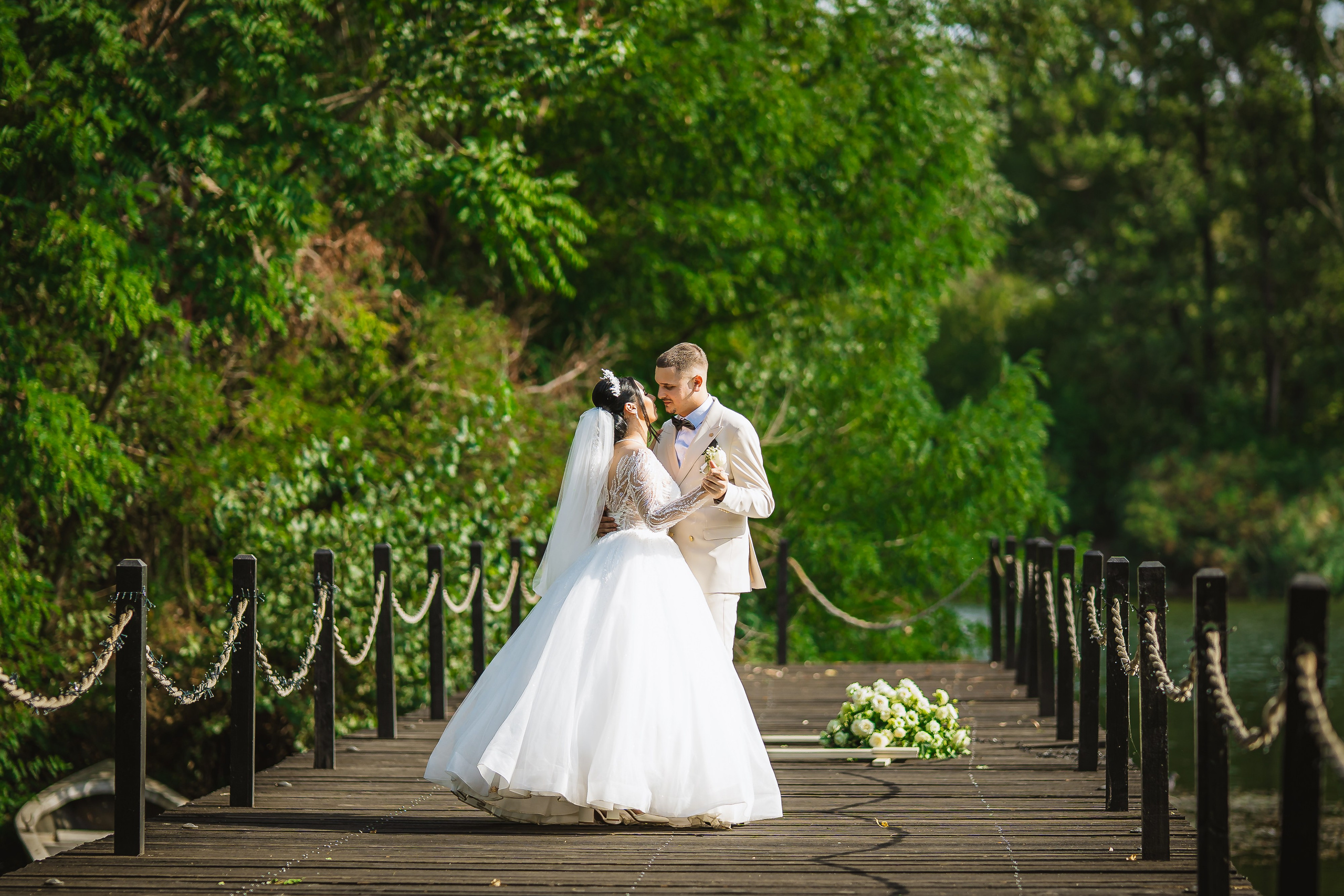 Bella & Adi. Foto Studio — Fotograf de evenimente, nunti, botezuri, portrete