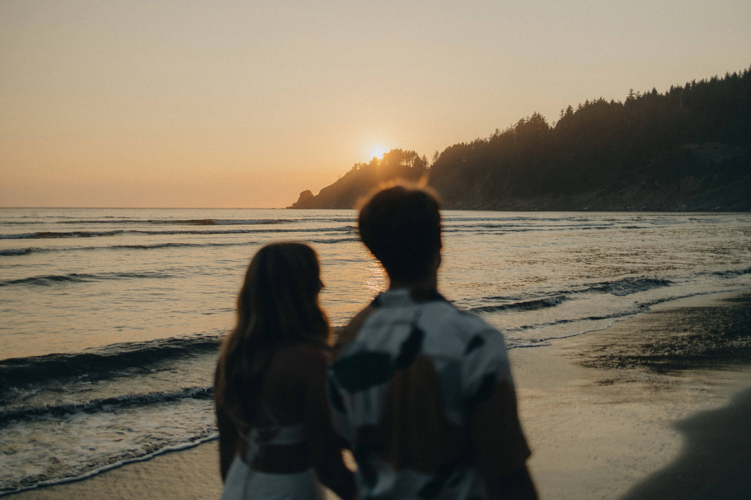 Engagement Photography at Cannon Beach | Jessie & Isaac's Session by Georgy Shishkin | Capturing Moments in Portland, Seattle, Bend & Oregon. Capturing Love in the Heart of the Pacific Northwes