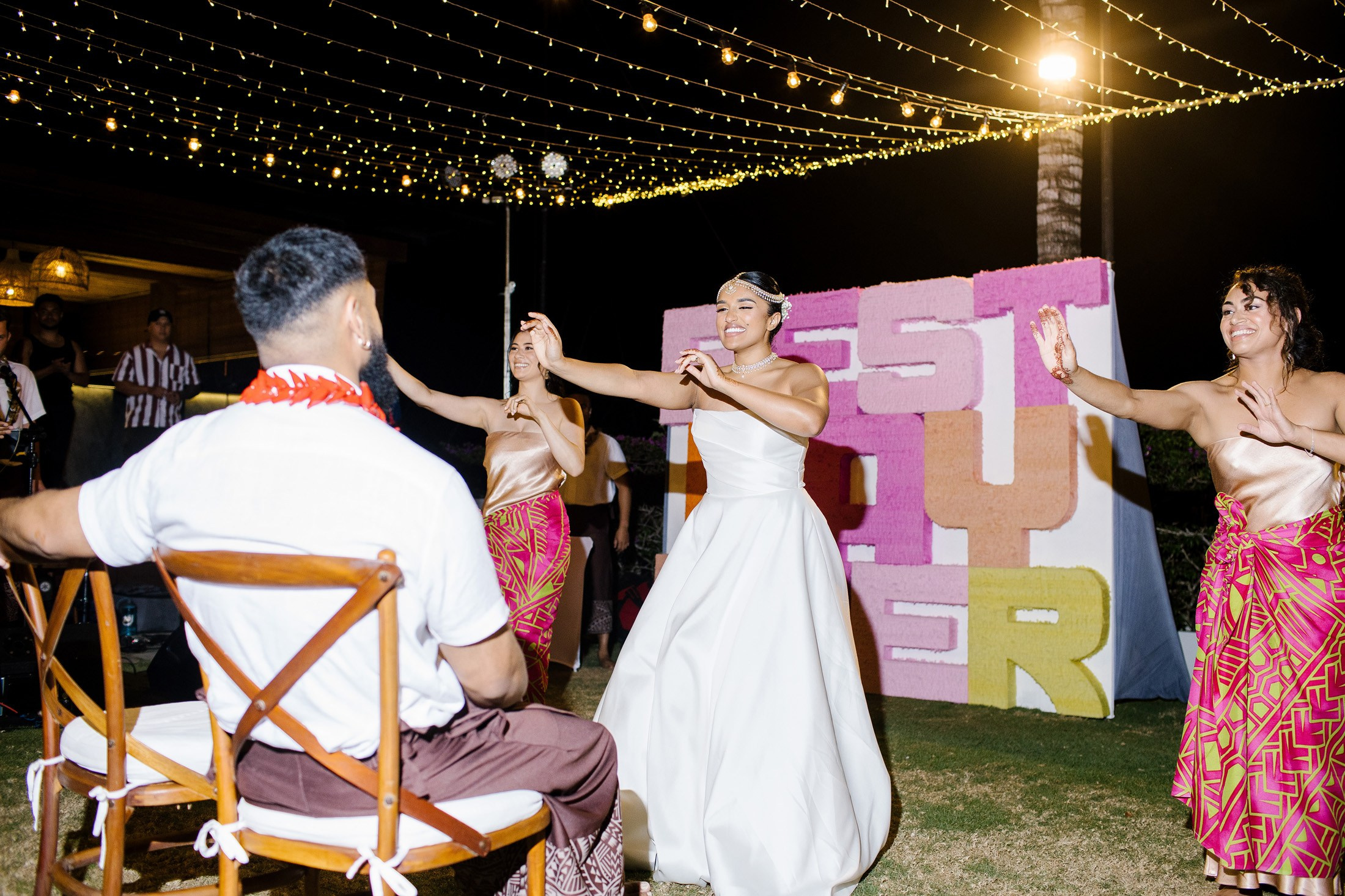Big funny wedding with guests in paradise Bali island. Get.it.feel — Aesthetic Photography and Videography