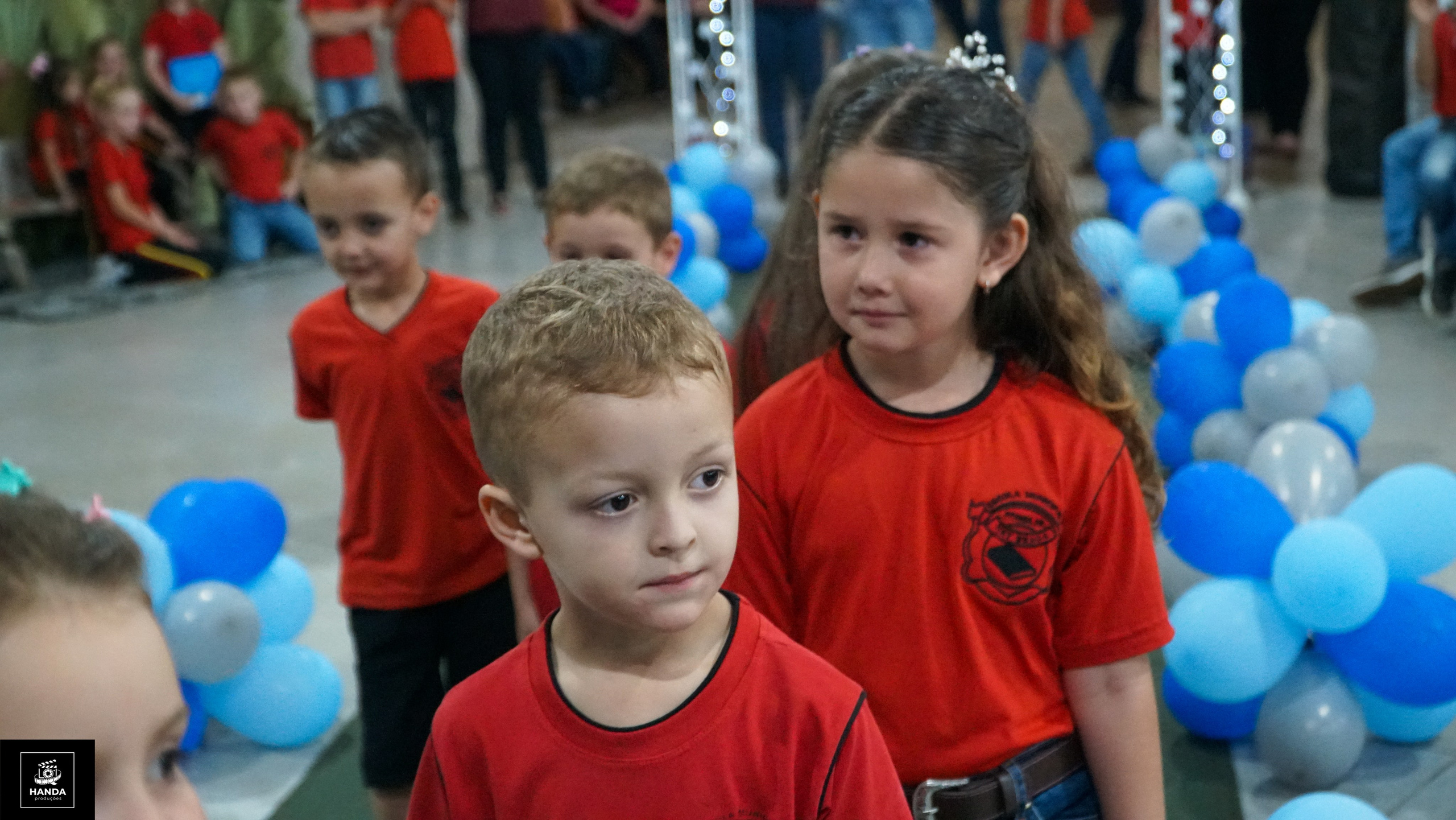 Noite autógrafos colégio Aurélio Buarque de Holanda. Handa Produções