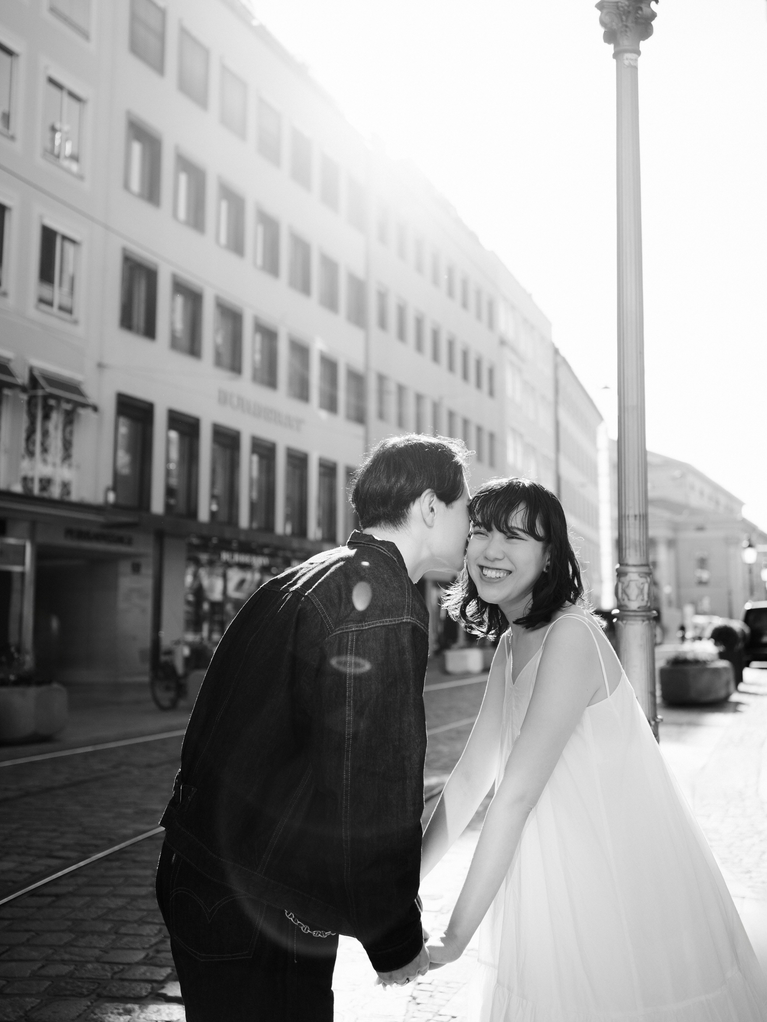 Honeymoon walk. Portrait Lifestyle Photographer in Munich — Polina Cherkasova