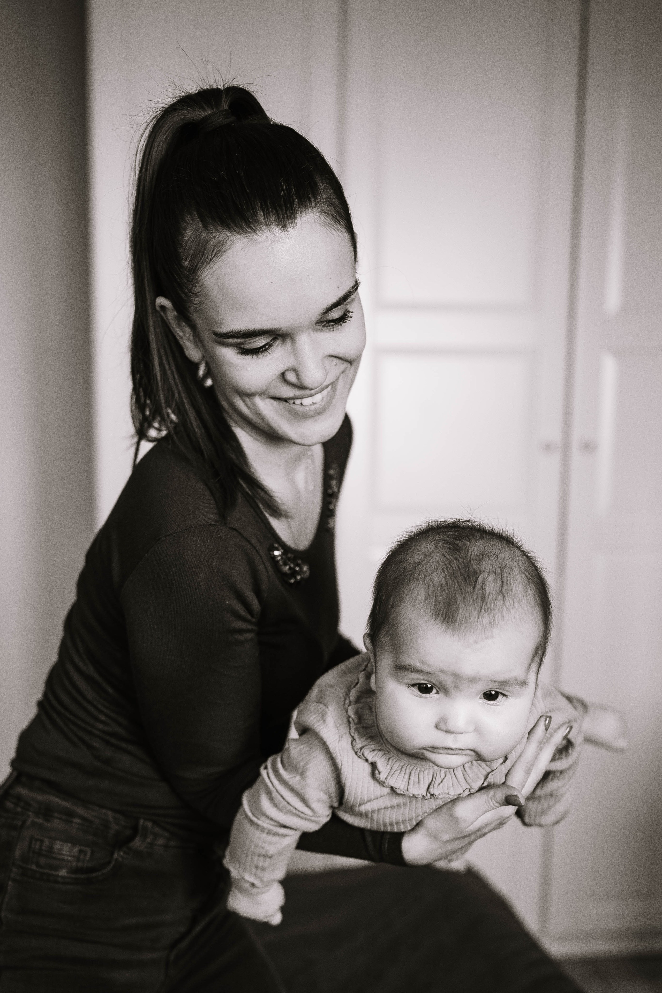 Lana - fotografisanje bebe kod kuće. Dečiji i porodični fotograf