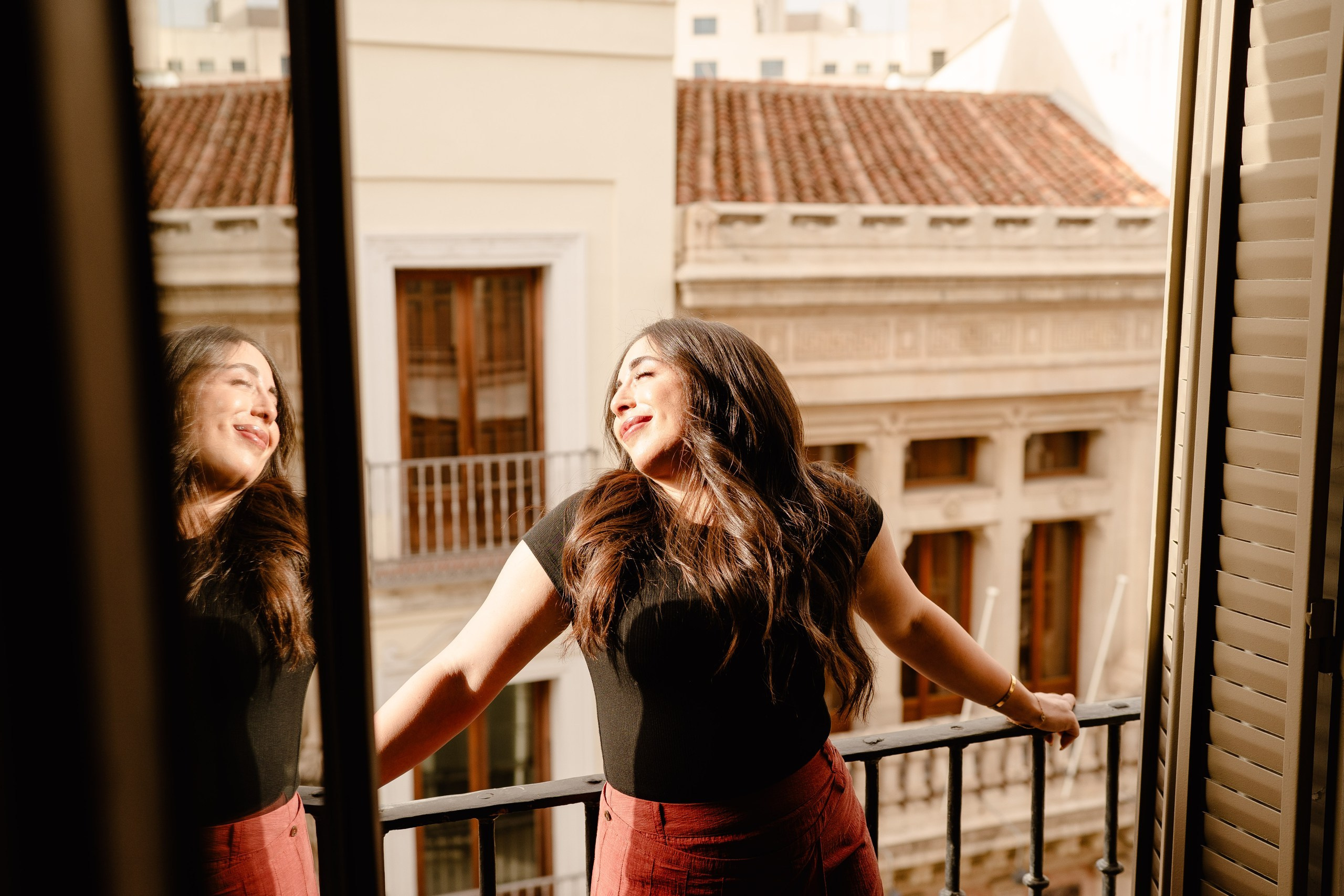 Portrait photoshoot in Madrid. Madrid Photographer for Proposals, Engagements & Families | Anya Petrova