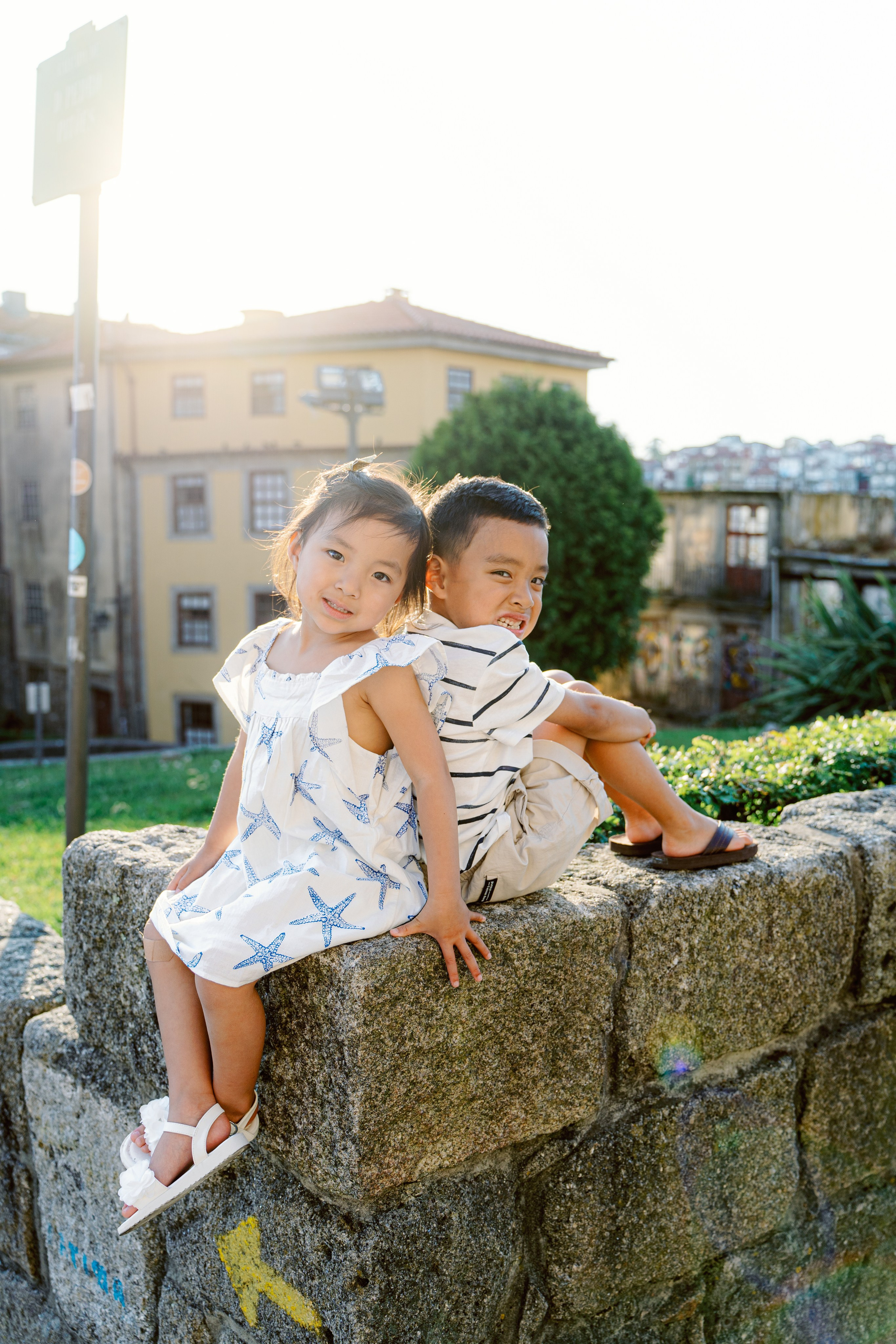 Family photo shoot in Porto. Photographer in Portugal Polina Gotovaya