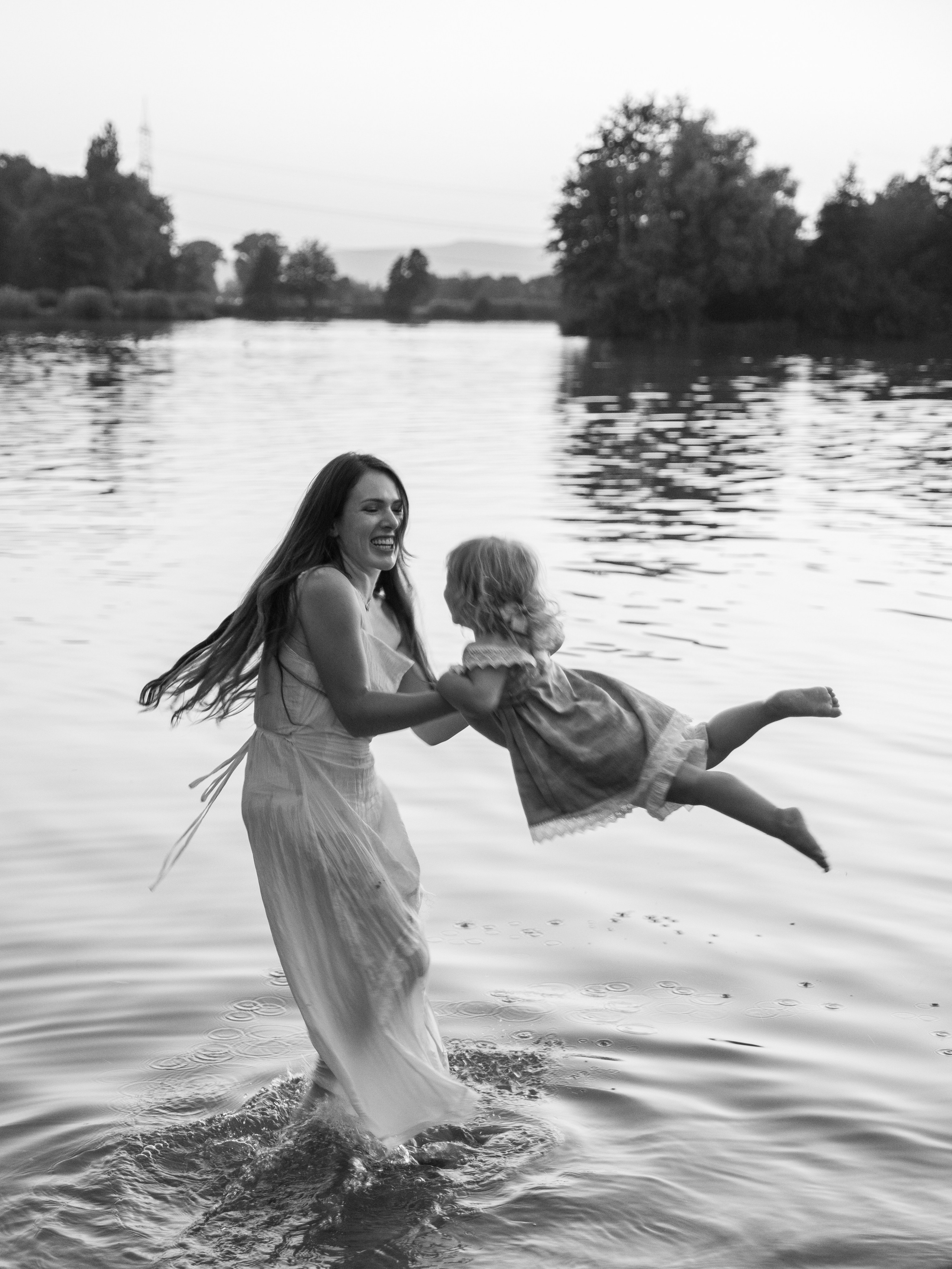 Family (Outdoor). Wedding Photographer