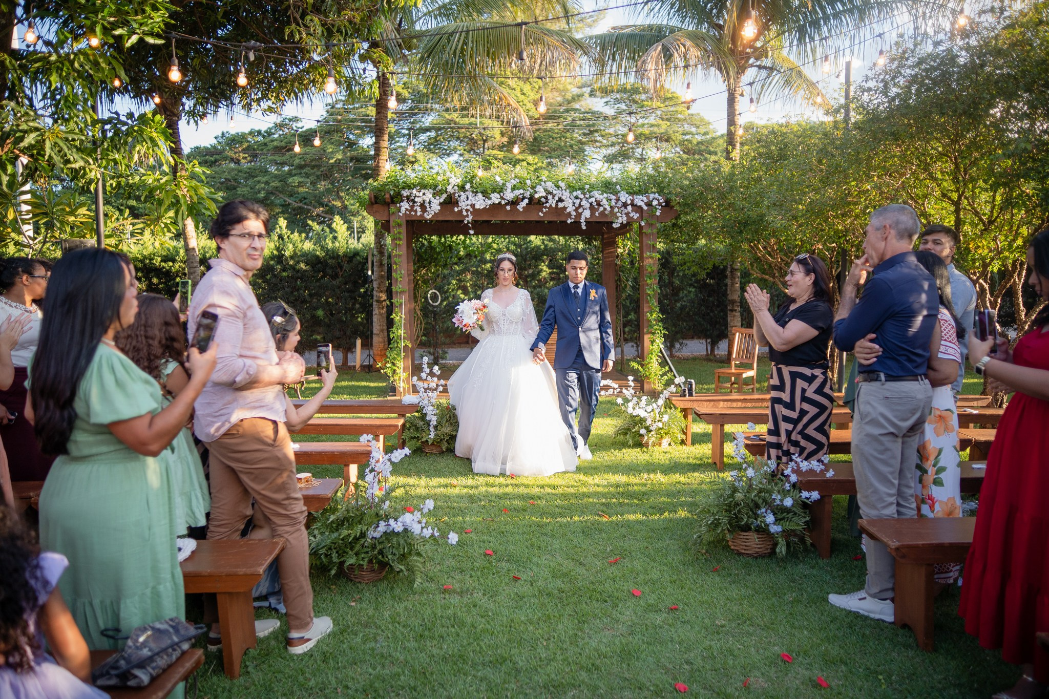 Larissa & Vinicius — Espaço Faveral / Aararaquara. Robson Colaço