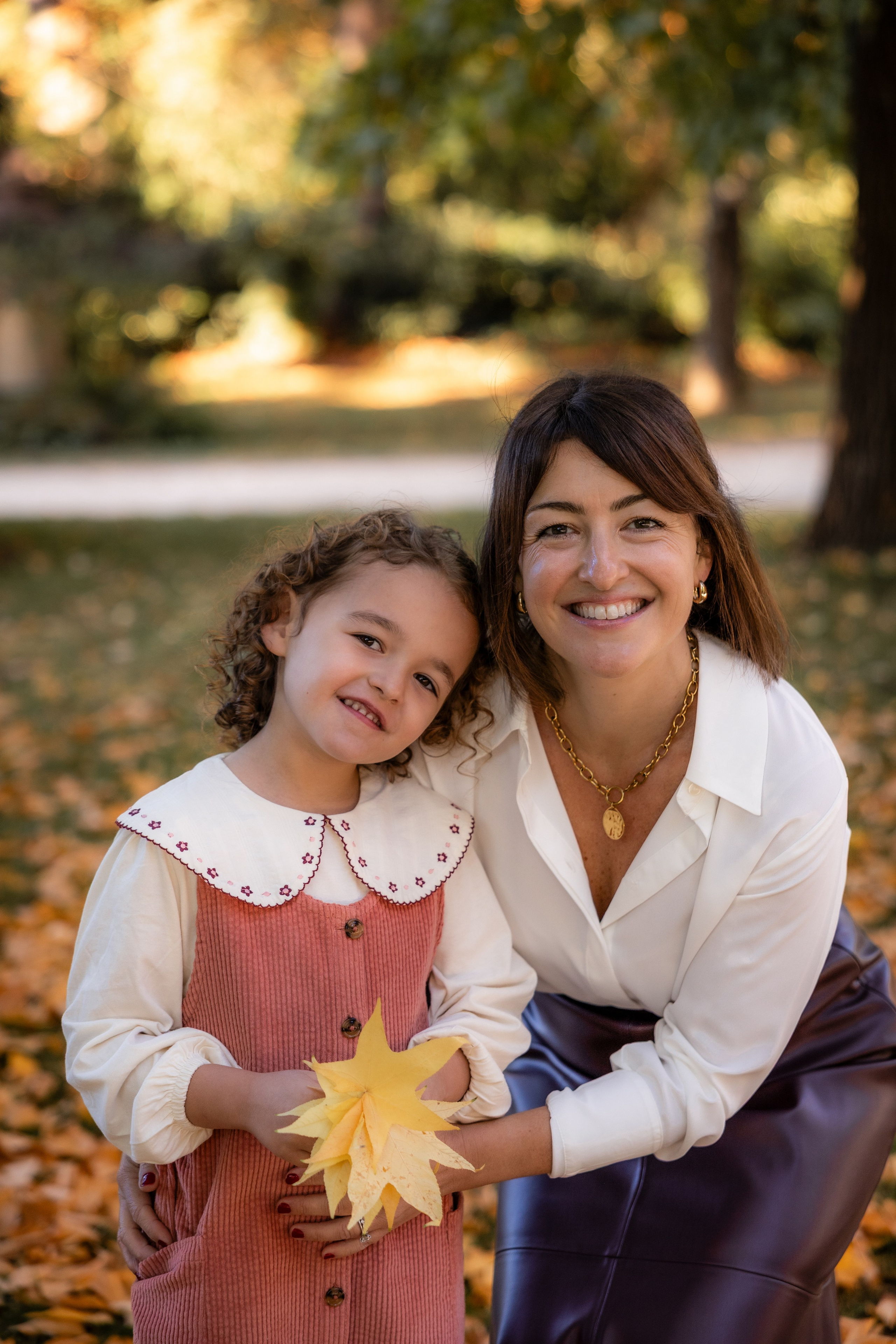 Autumn Family photoshoot in Toulouse. Jardin des Plantes. Eugénie Smirnova — your photographer in Toulouse and southwest France