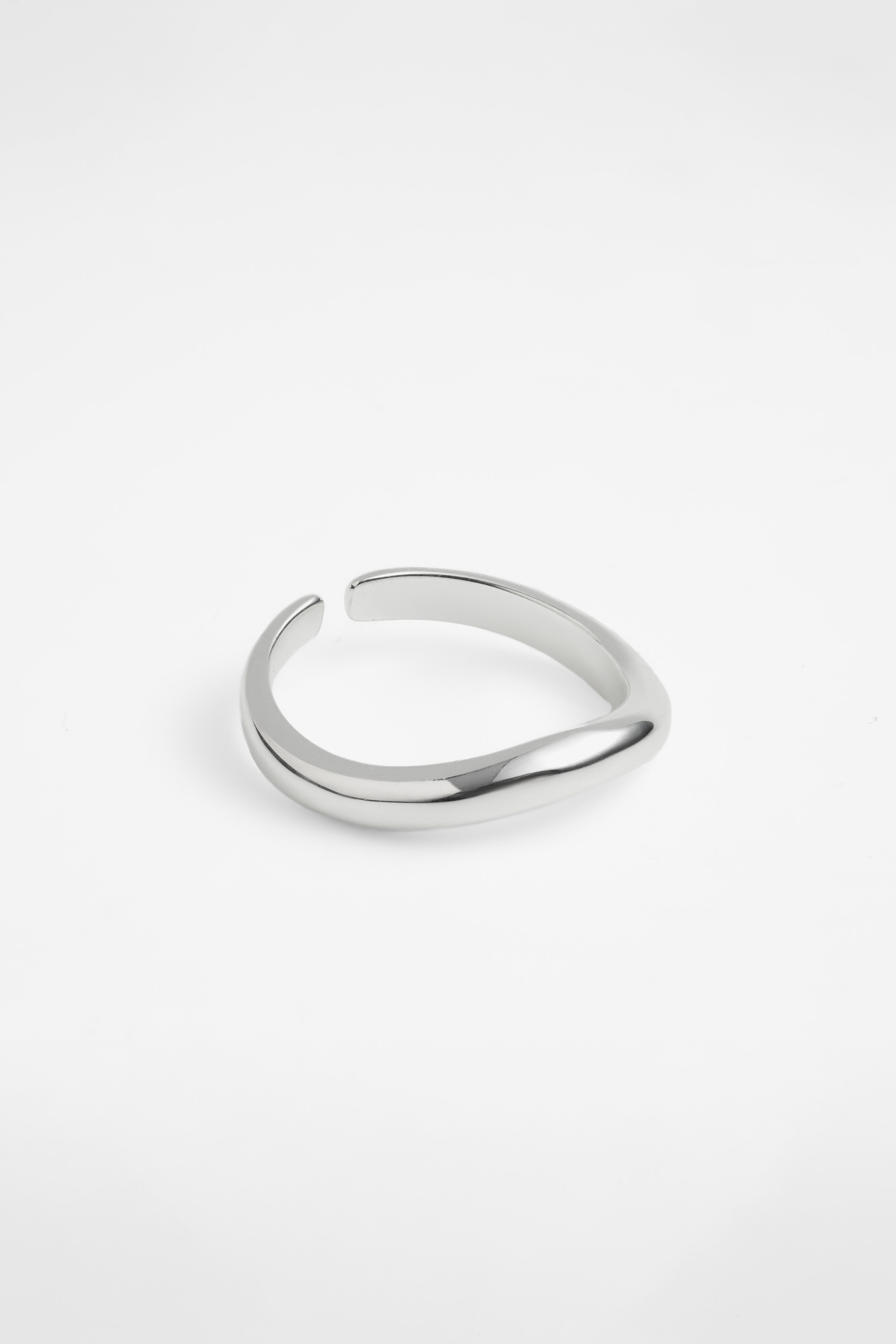 Ювелирные изделия и бижутерия. Предметная фотосъемка в Алматы. Студия фото и видео съемки товаров