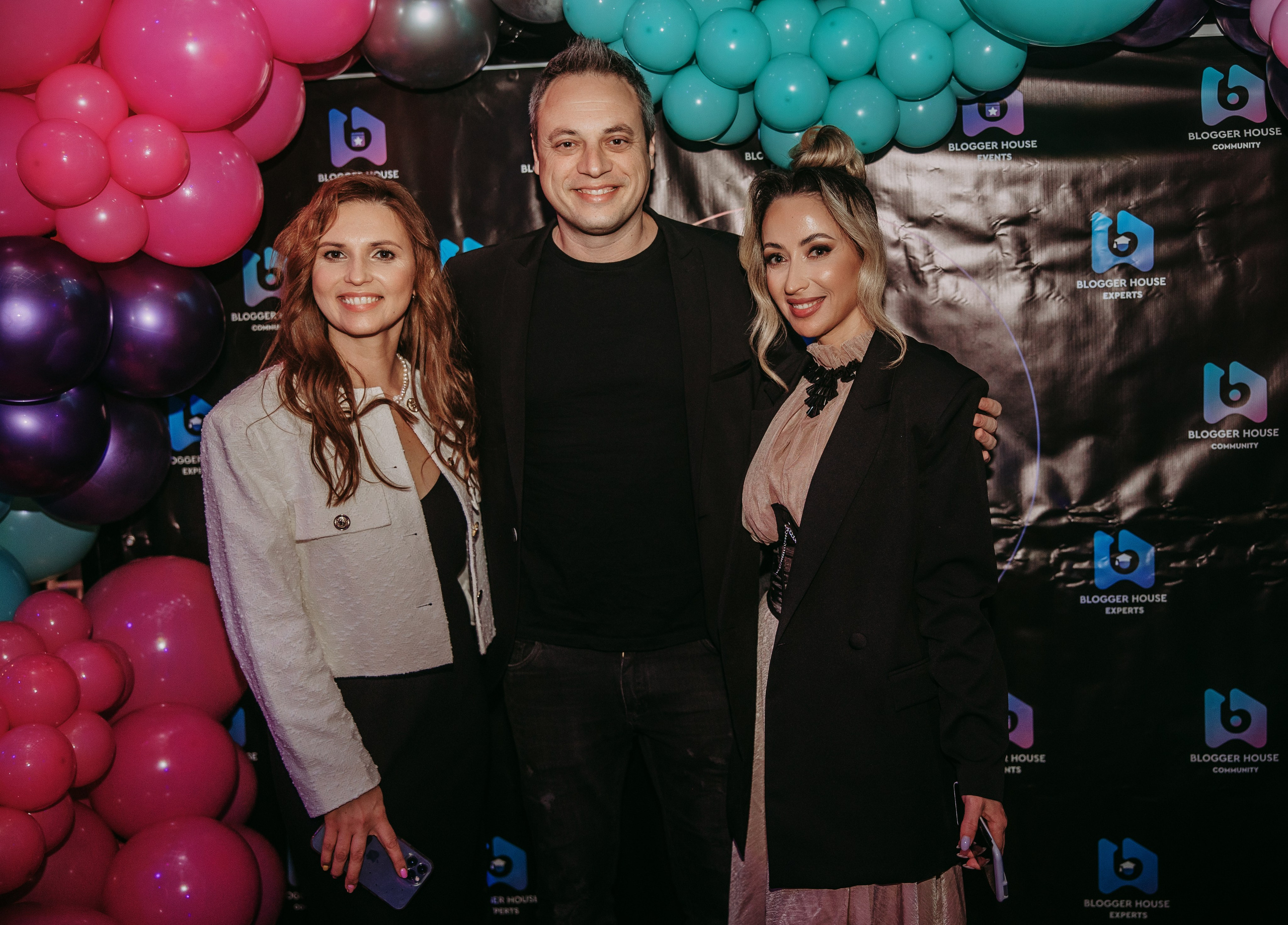 First BLOGGER HOUSE — Reportage. George TLV — Professional photographer and retoucher in Israel