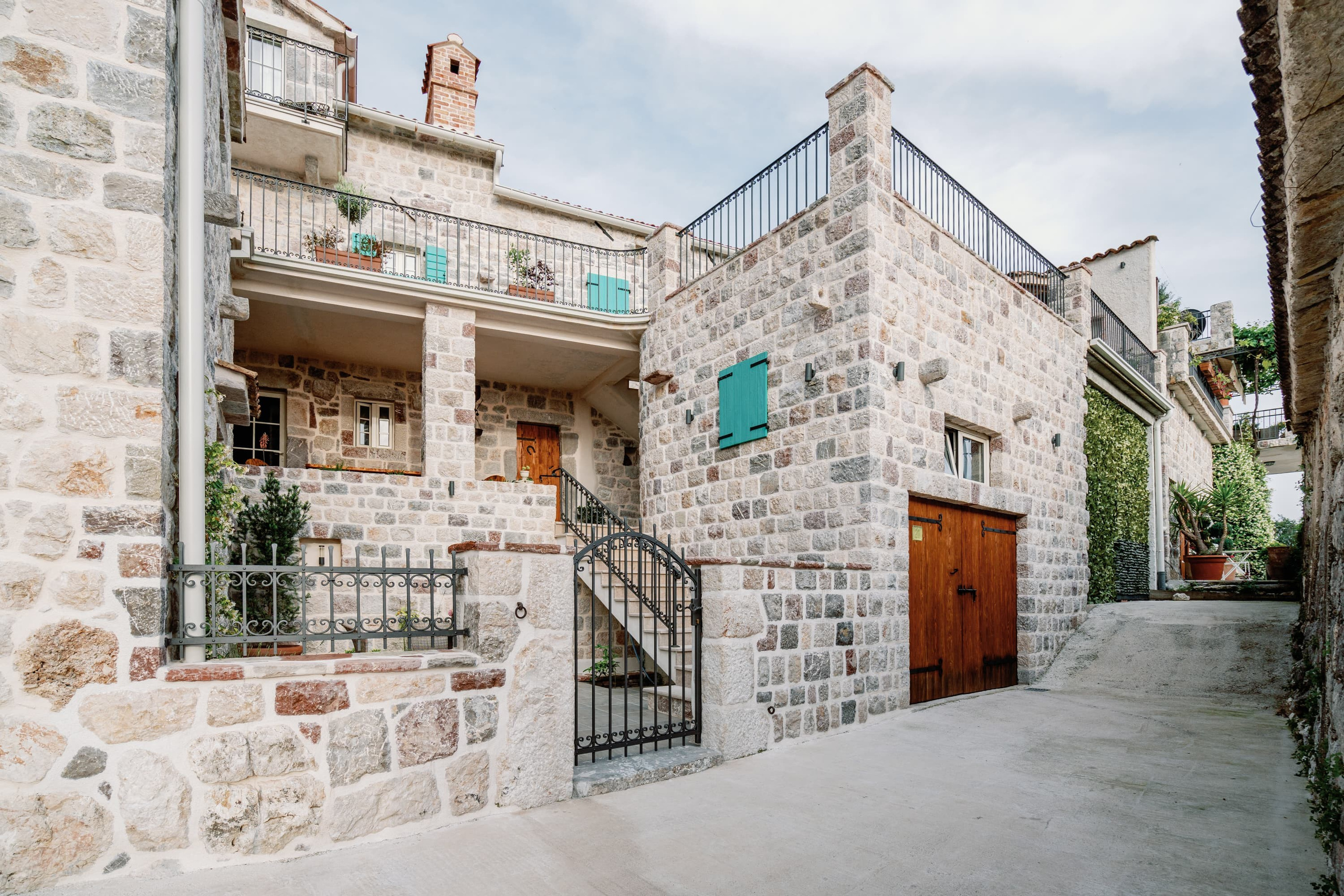 Real Estate Photography. Montenegro. EVAN ARISTOV WEDDING PHOTOGRAPHY — Seattle Wedding Photographer