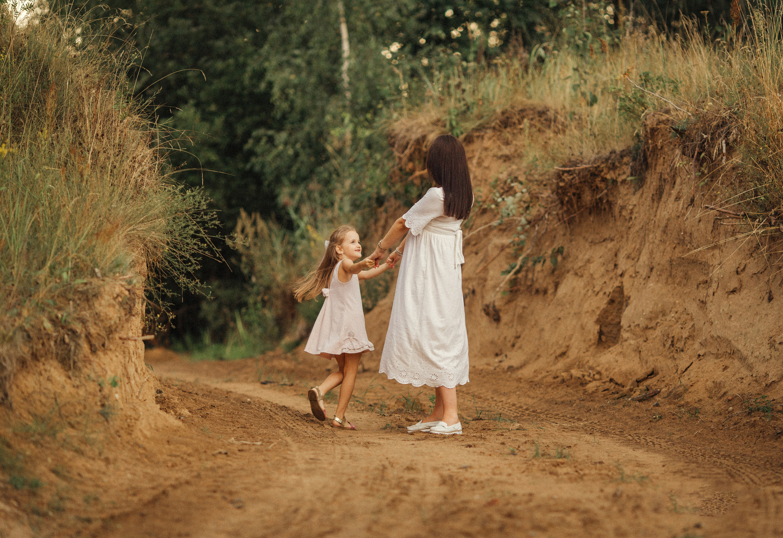 Wonderful wait for brother. Family photographer in Vilnuis Svetlana Naumova