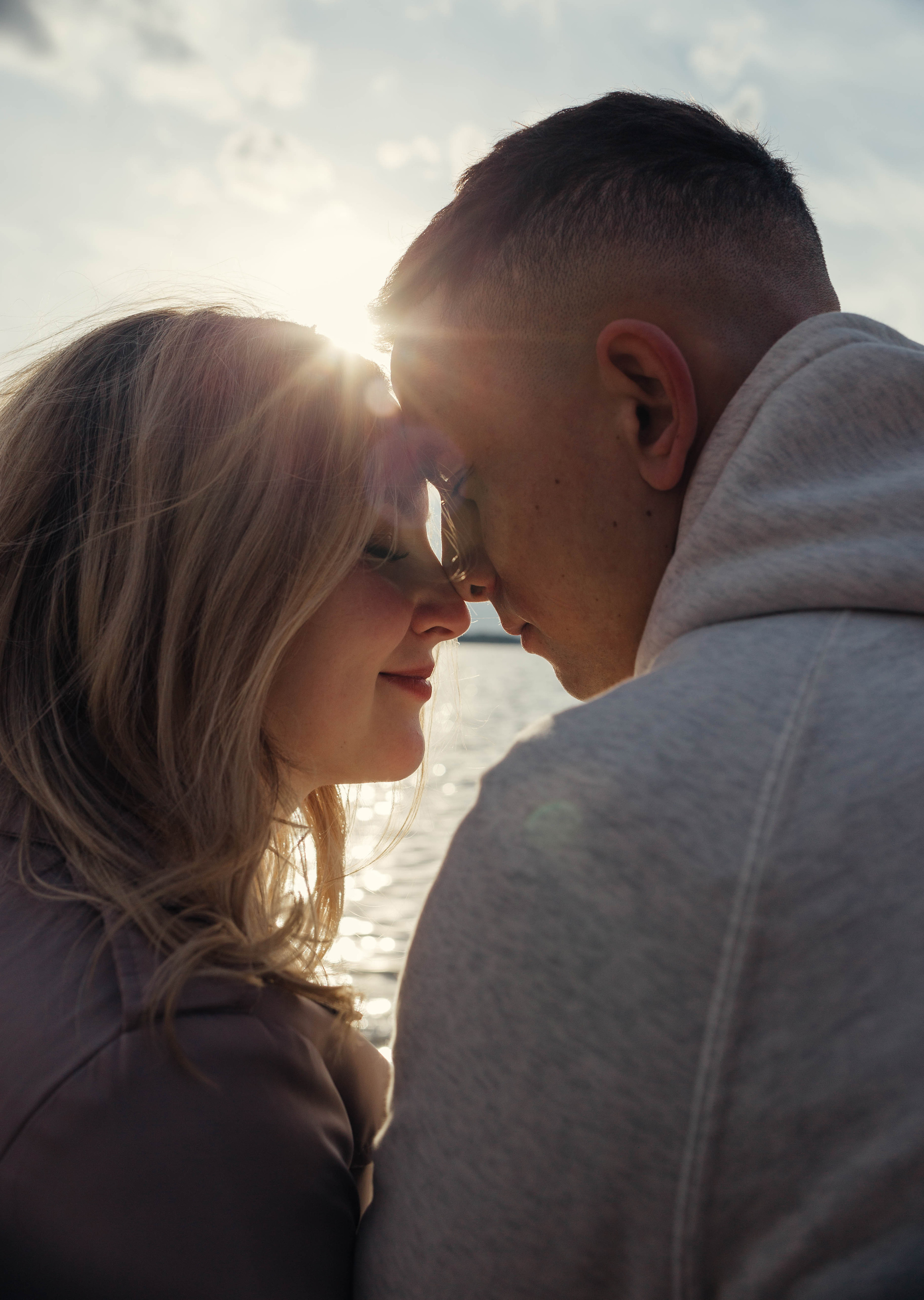 Julia and Lyosha. A walk near the sea. Family photographer in Vilnuis Svetlana Naumova