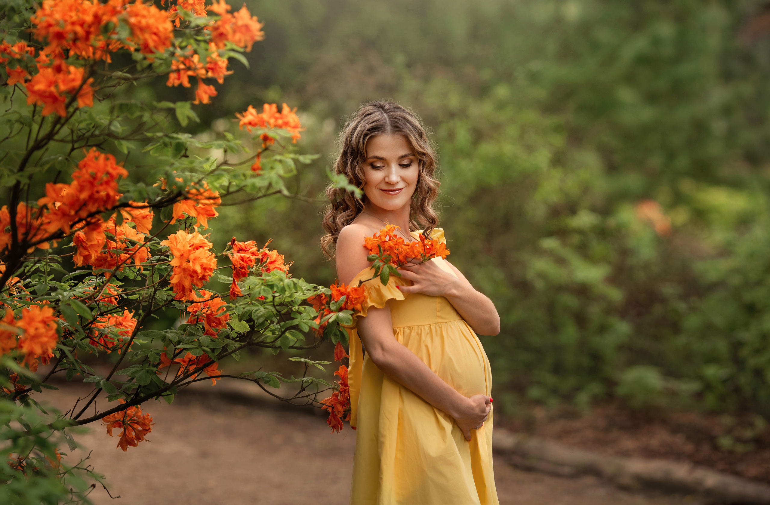 Olga is in the botanical garden. Family photographer in Vilnuis Svetlana Naumova