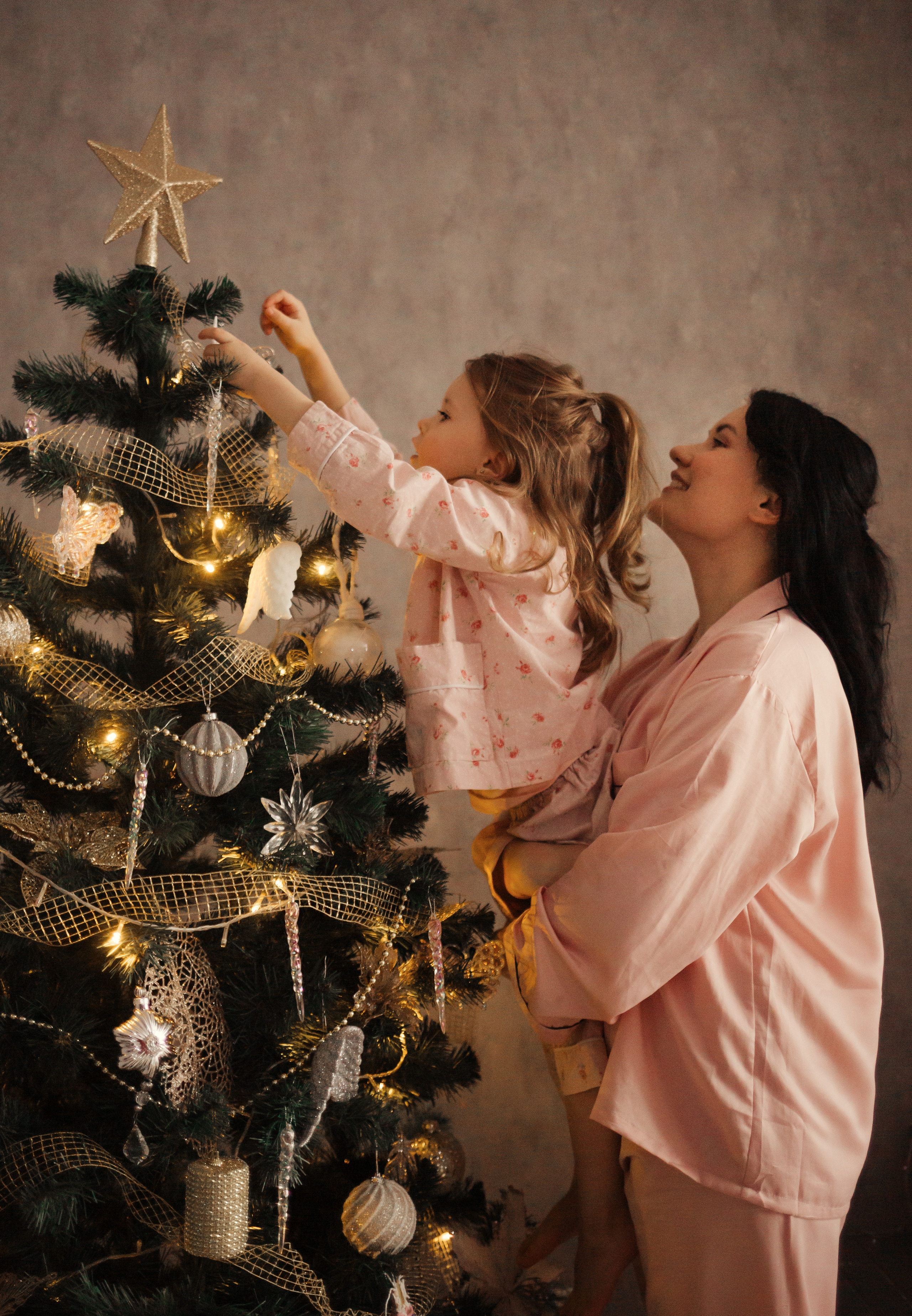 Waiting for the holiday. Family photographer in Vilnuis Svetlana Naumova