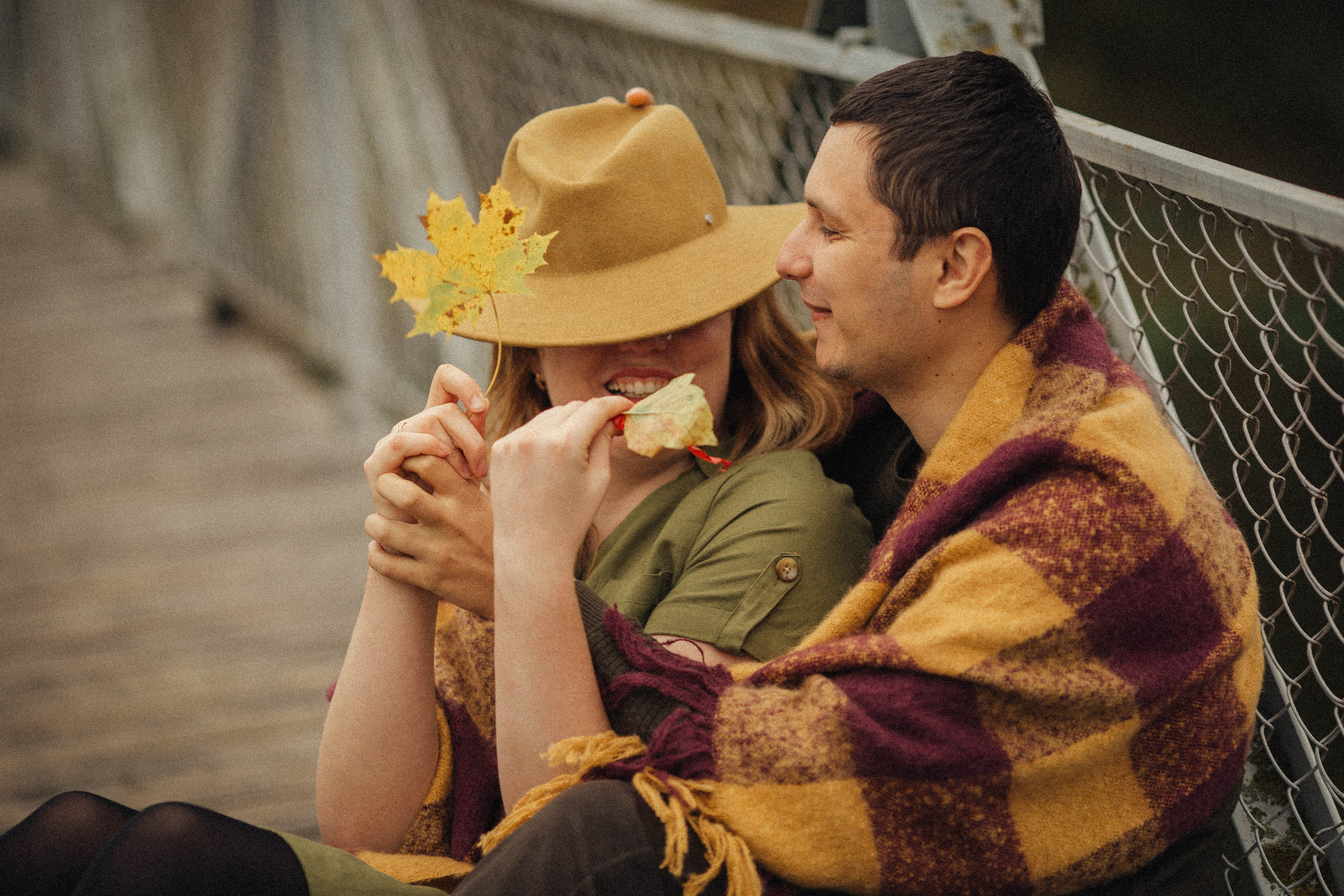 Anya and Denis. Bridges. Family photographer in Vilnuis Svetlana Naumova