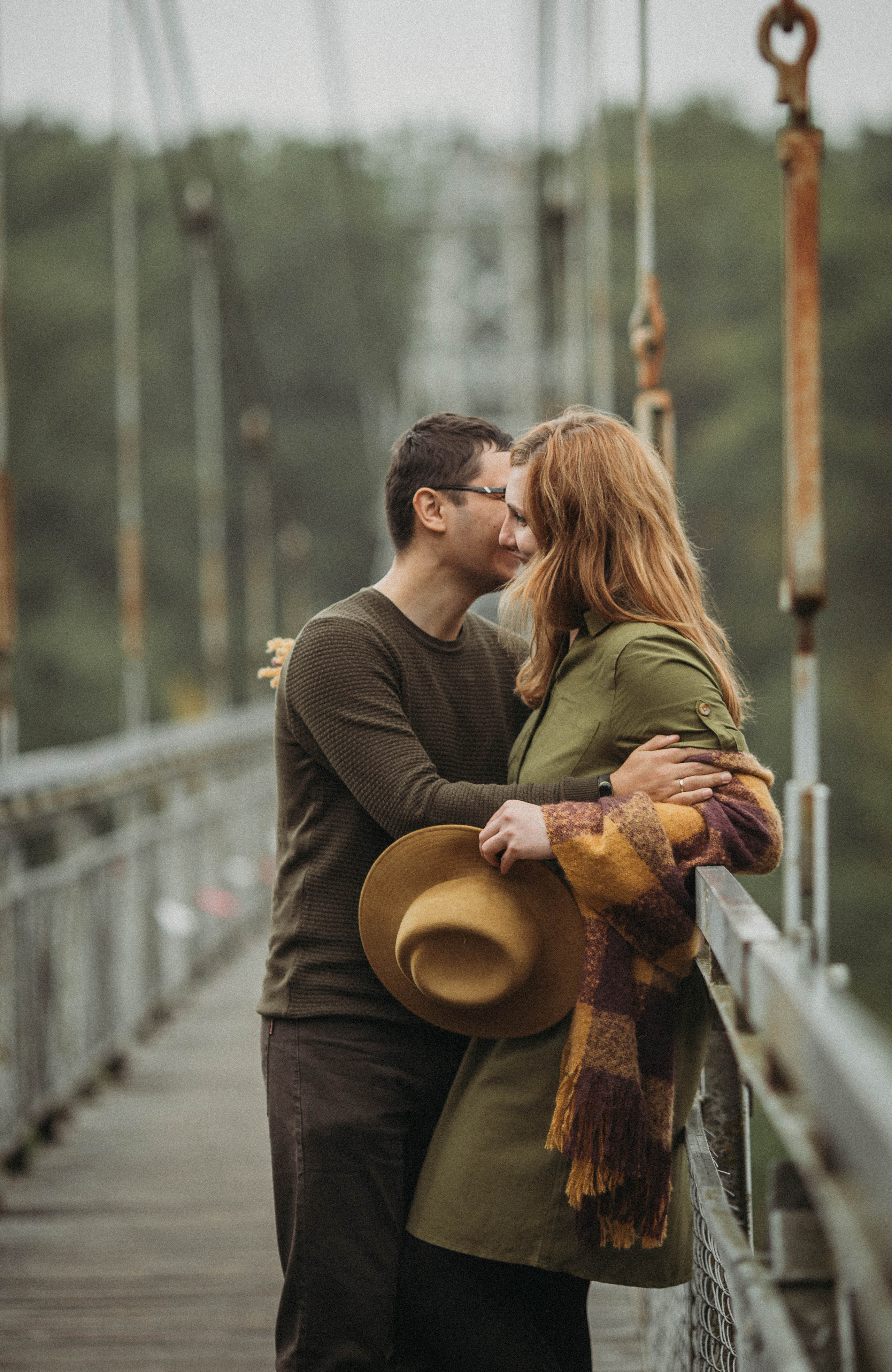Anya and Denis. Bridges. Family photographer in Vilnuis Svetlana Naumova