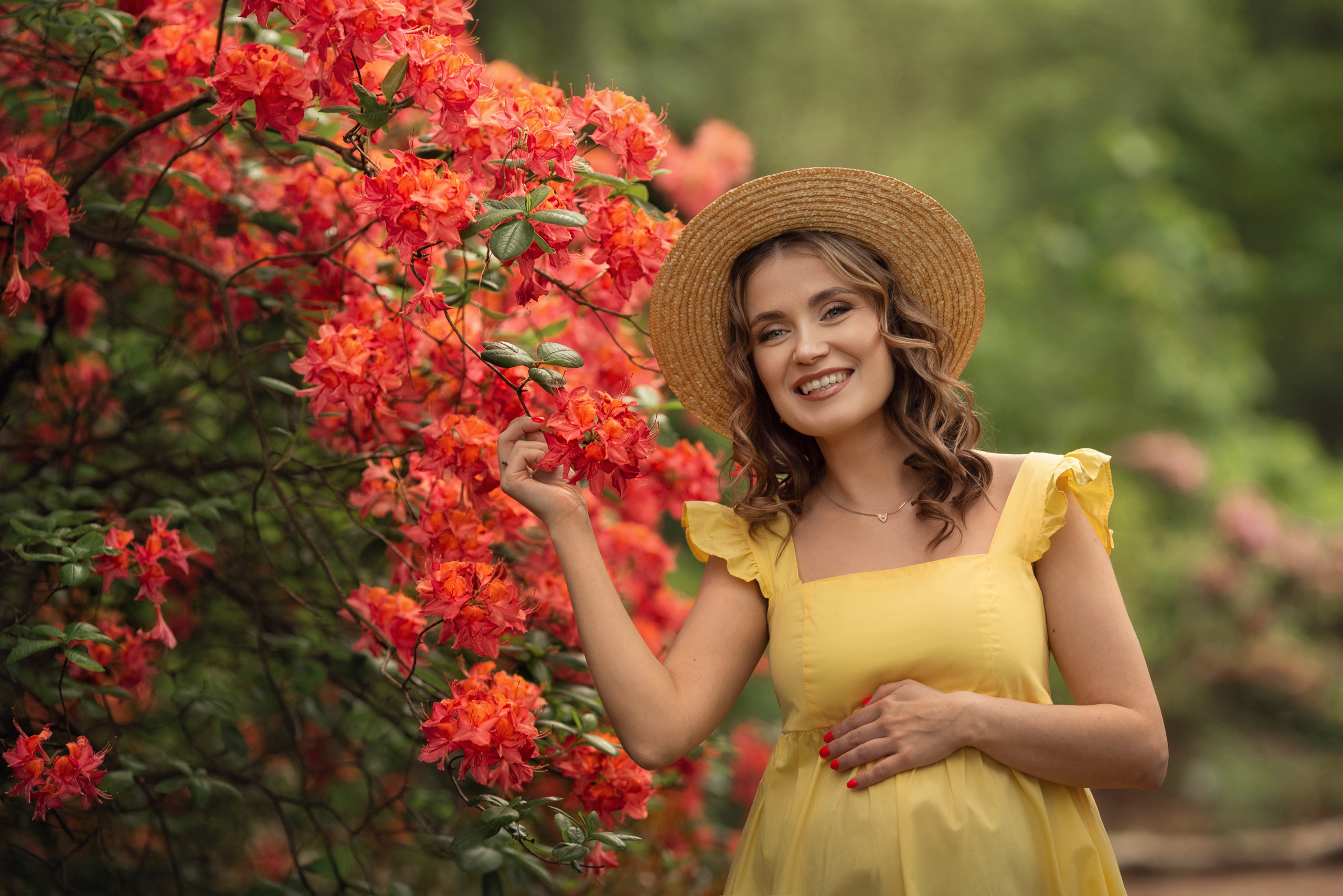 Olga is in the botanical garden. Family photographer in Vilnuis Svetlana Naumova