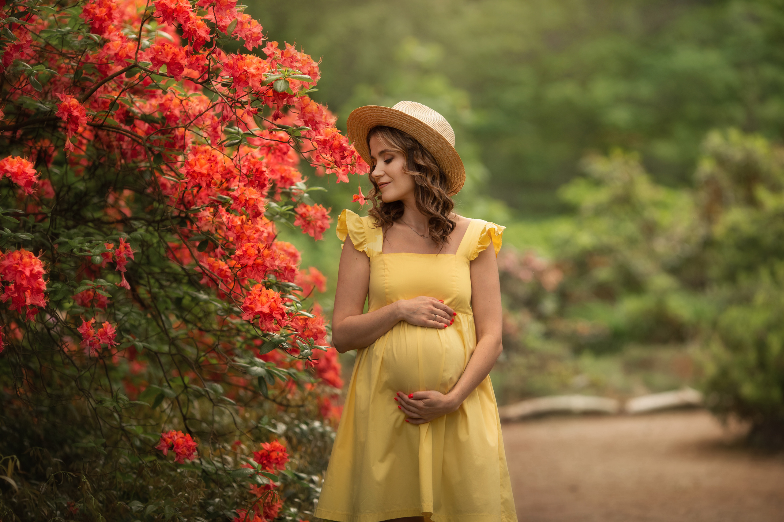 Olga is in the botanical garden. Family photographer in Vilnuis Svetlana Naumova
