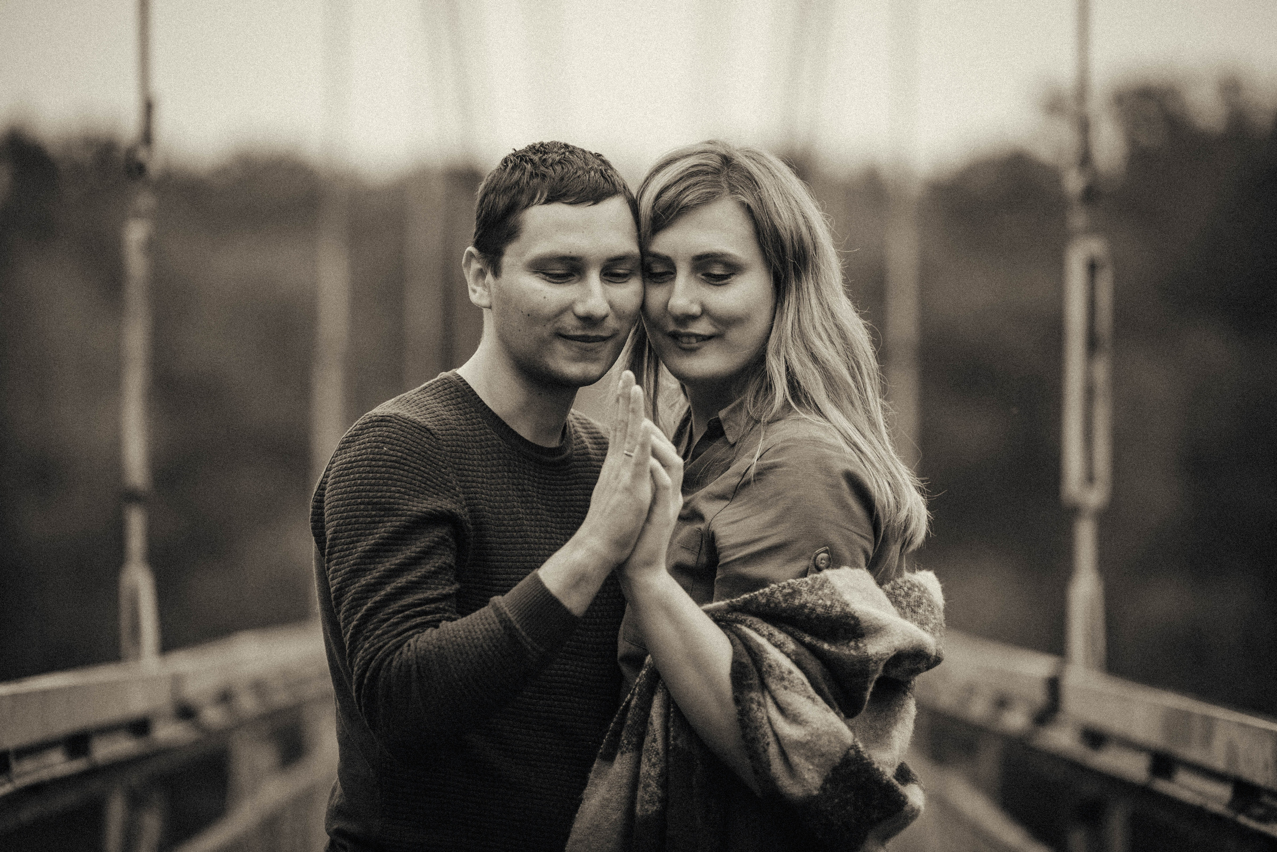 Anya and Denis. Bridges. Family photographer in Vilnuis Svetlana Naumova