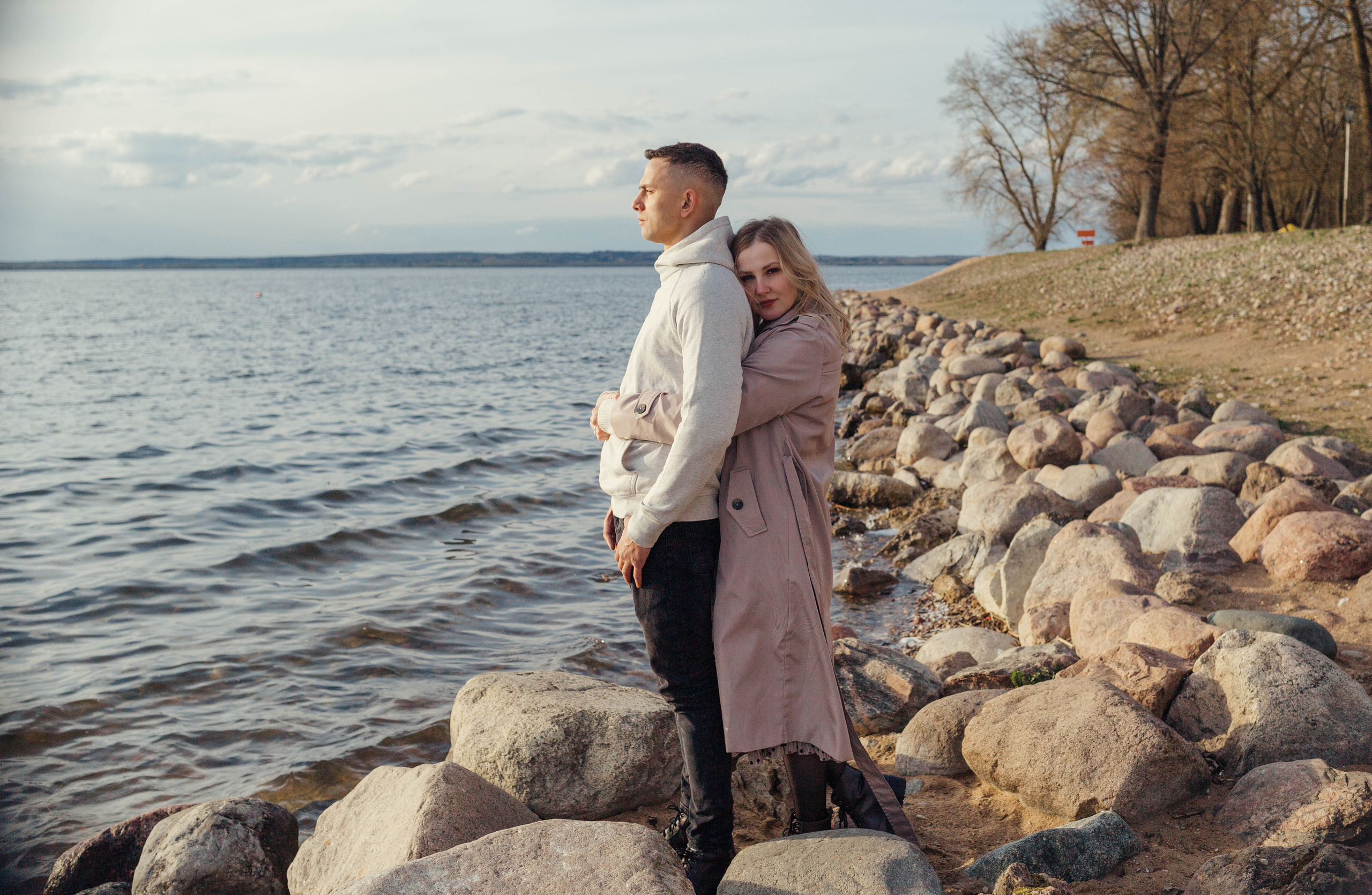 Julia and Lyosha. A walk near the sea. Family photographer in Vilnuis Svetlana Naumova