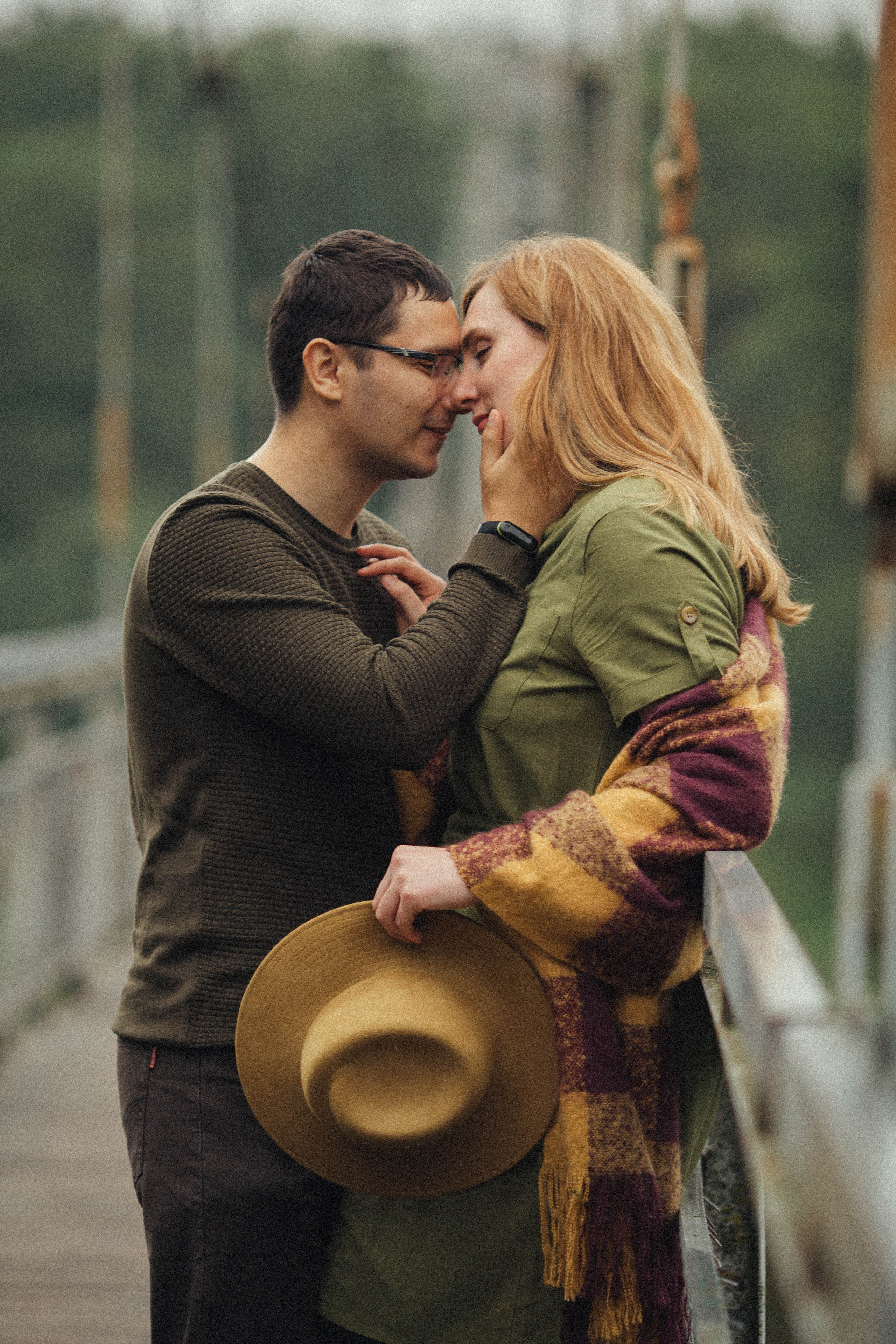 Anya and Denis. Bridges. Family photographer in Vilnuis Svetlana Naumova