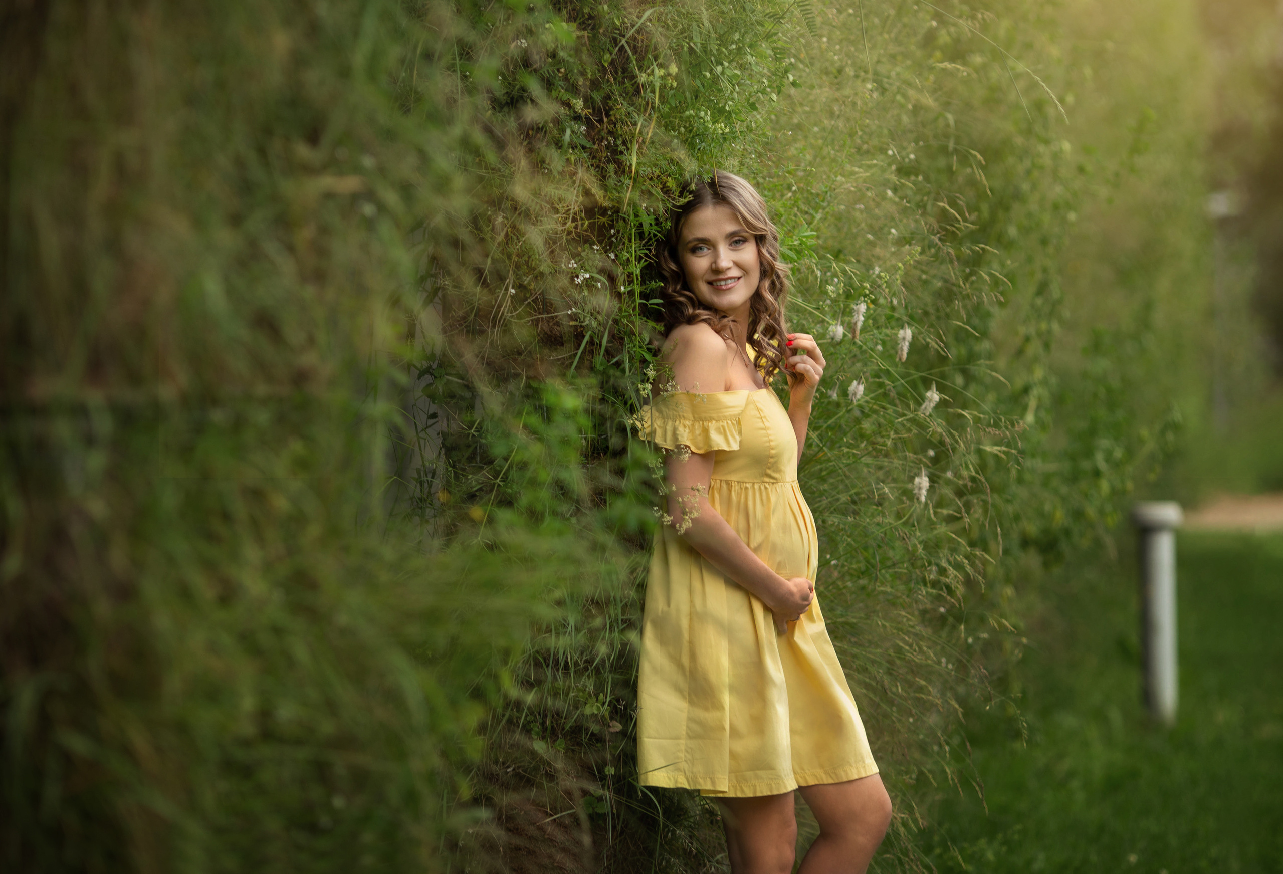 Olga is in the botanical garden. Family photographer in Vilnuis Svetlana Naumova