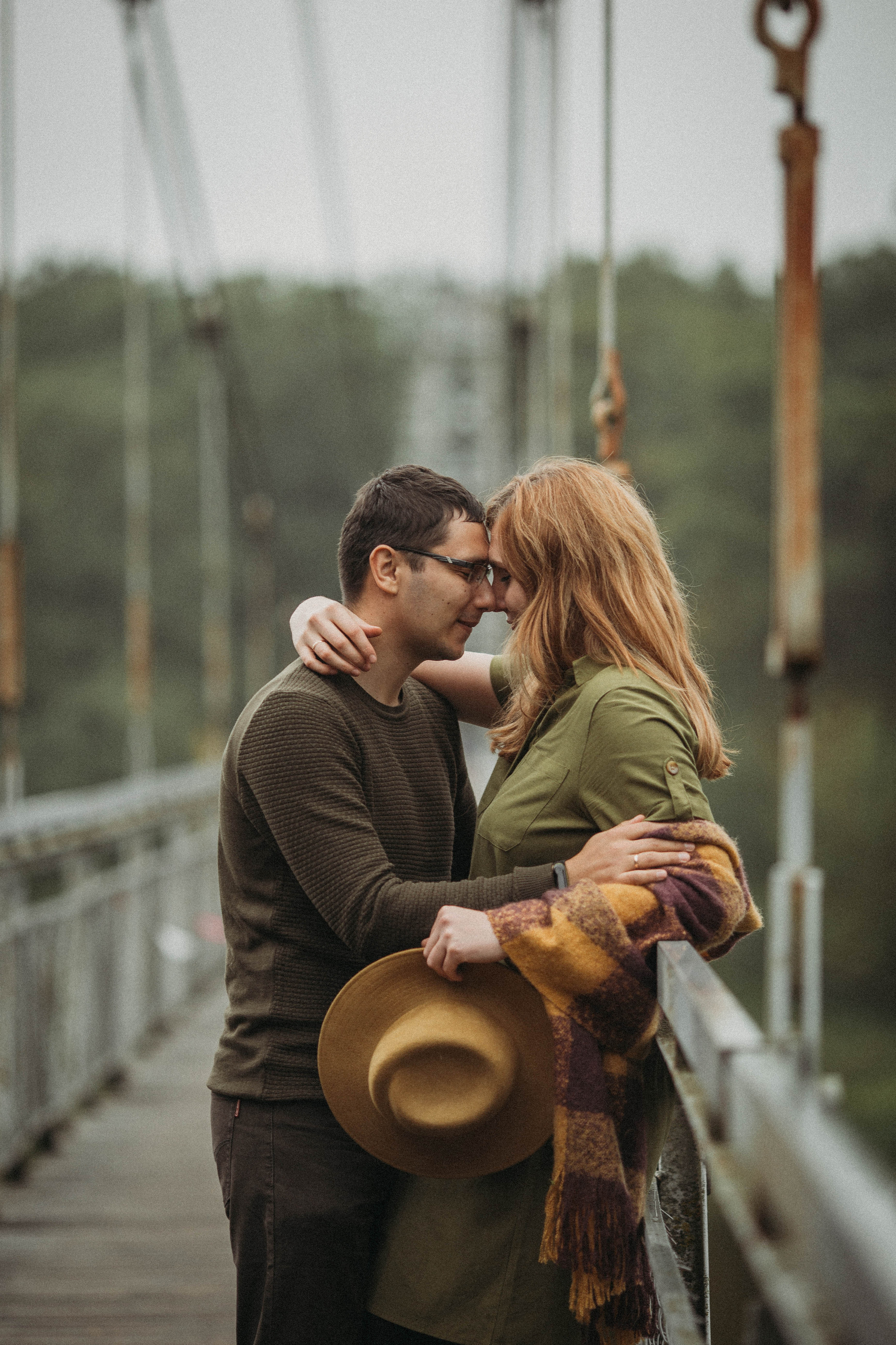 Anya and Denis. Bridges. Family photographer in Vilnuis Svetlana Naumova