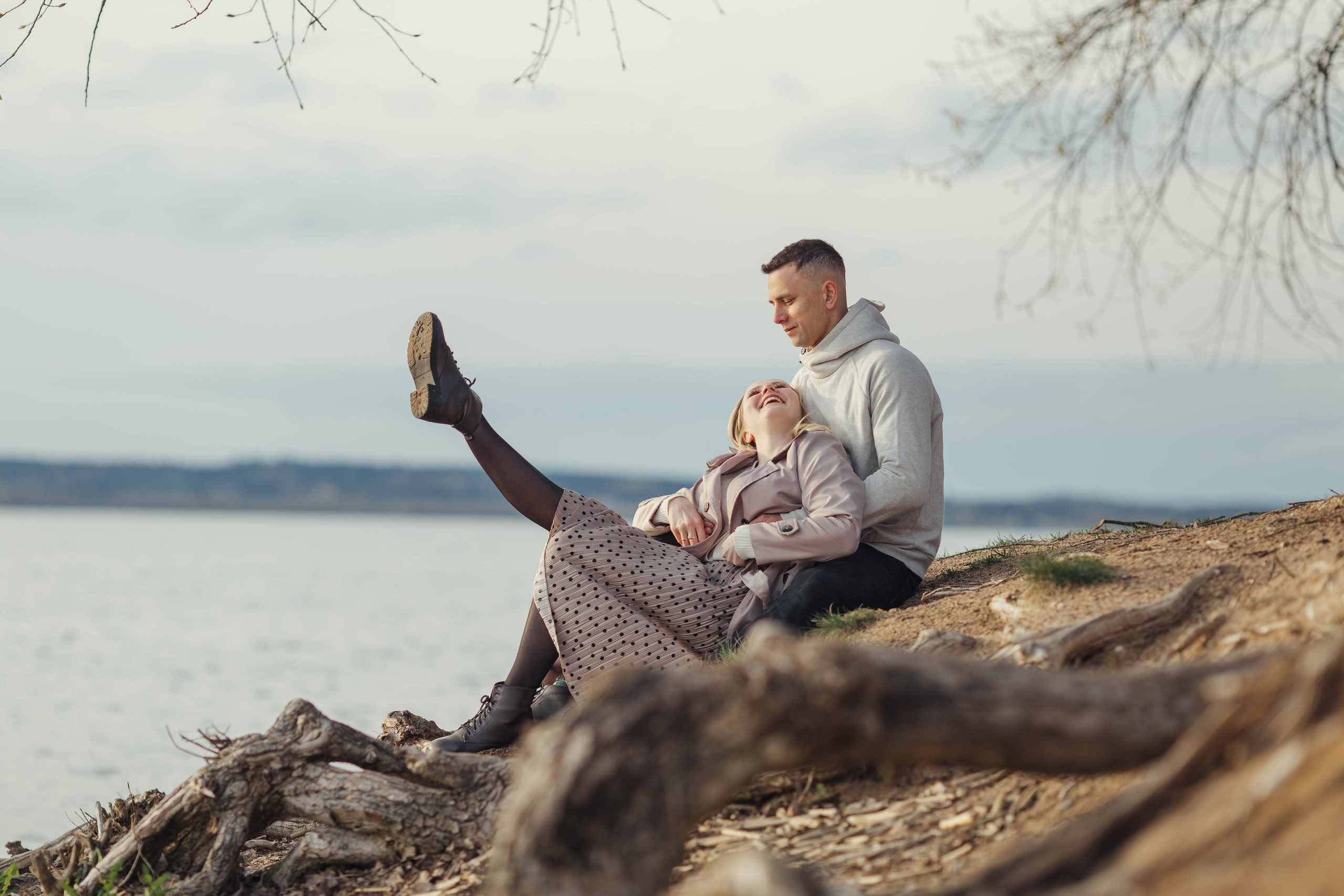 Julia and Lyosha. A walk near the sea. Family photographer in Vilnuis Svetlana Naumova