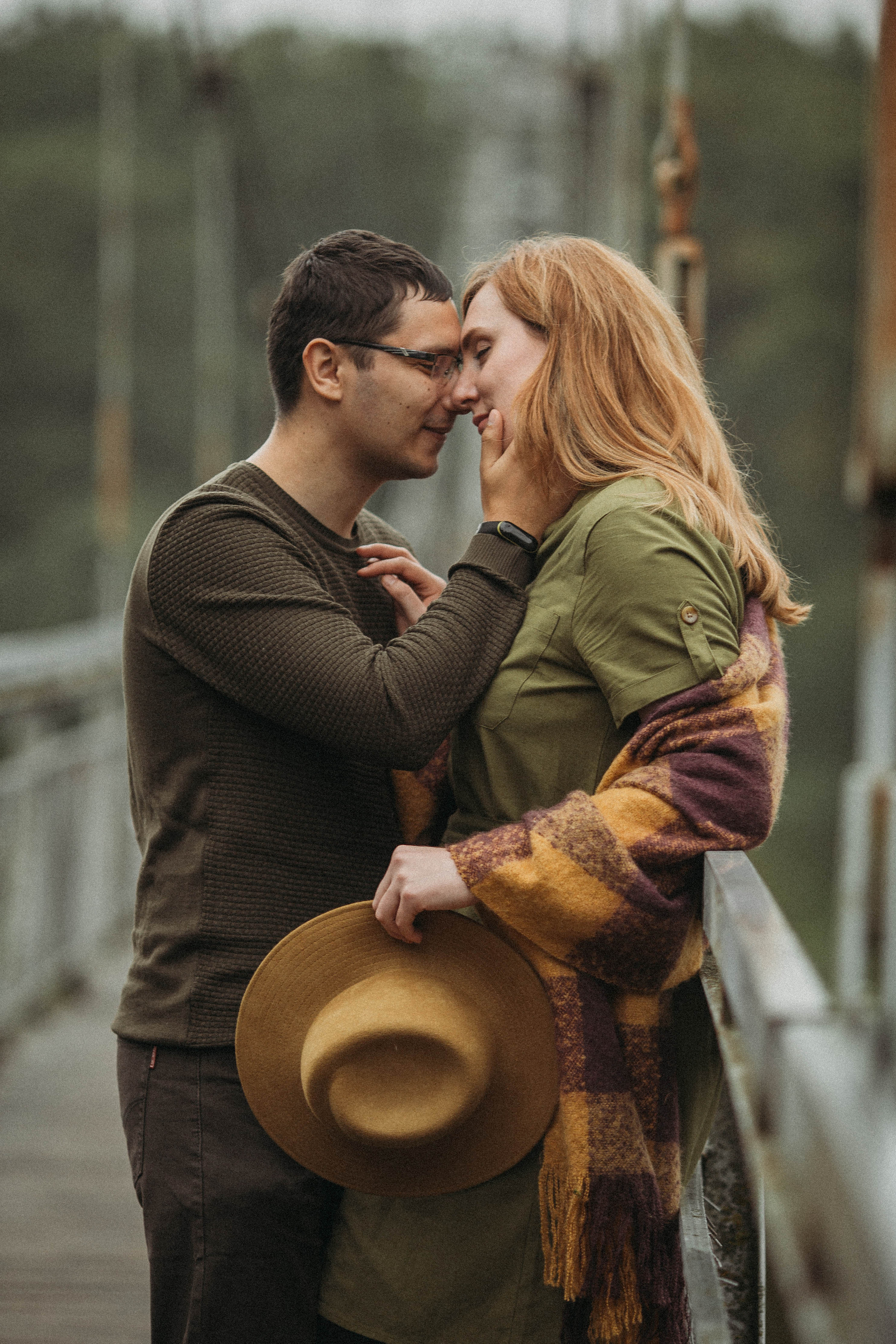 Anya and Denis. Bridges. Family photographer in Vilnuis Svetlana Naumova