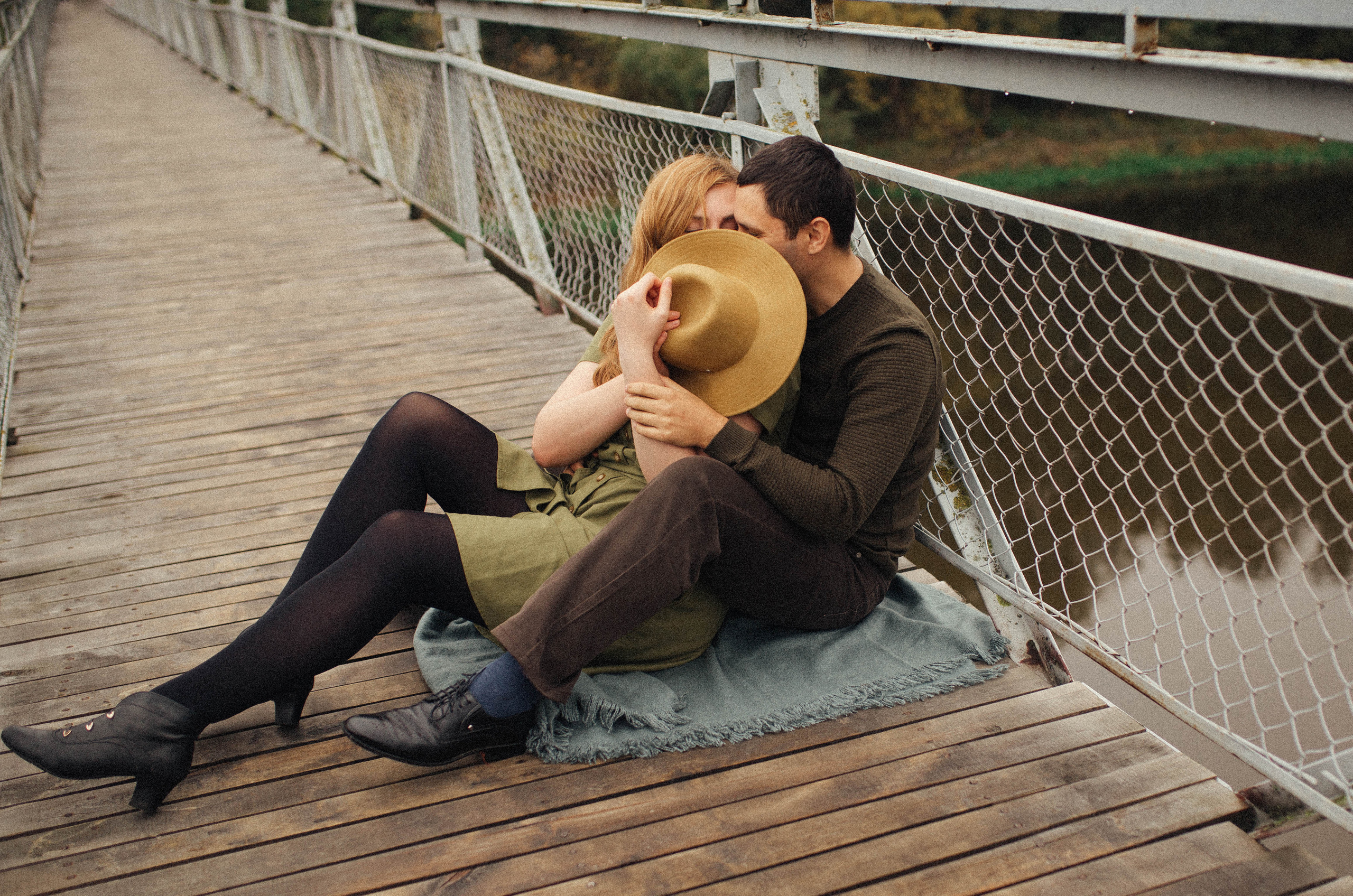 Anya and Denis. Bridges. Family photographer in Vilnuis Svetlana Naumova