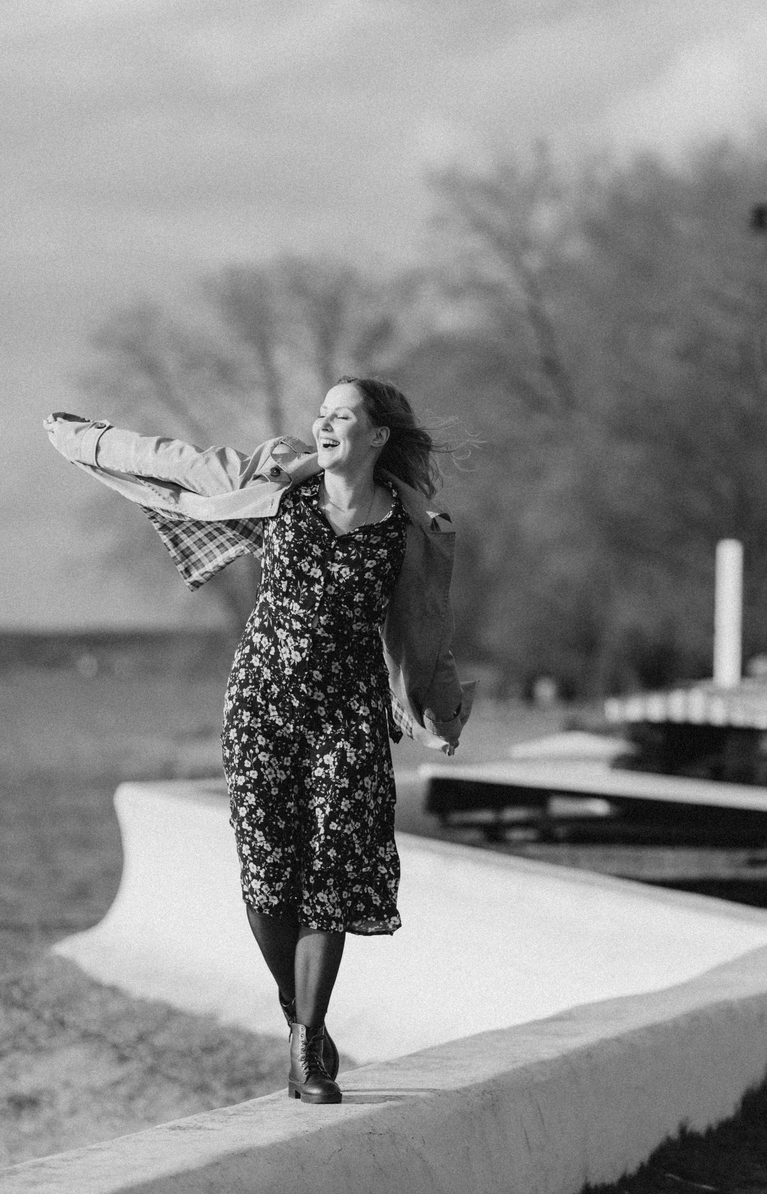 Julia and Lyosha. A walk near the sea. Family photographer in Vilnuis Svetlana Naumova
