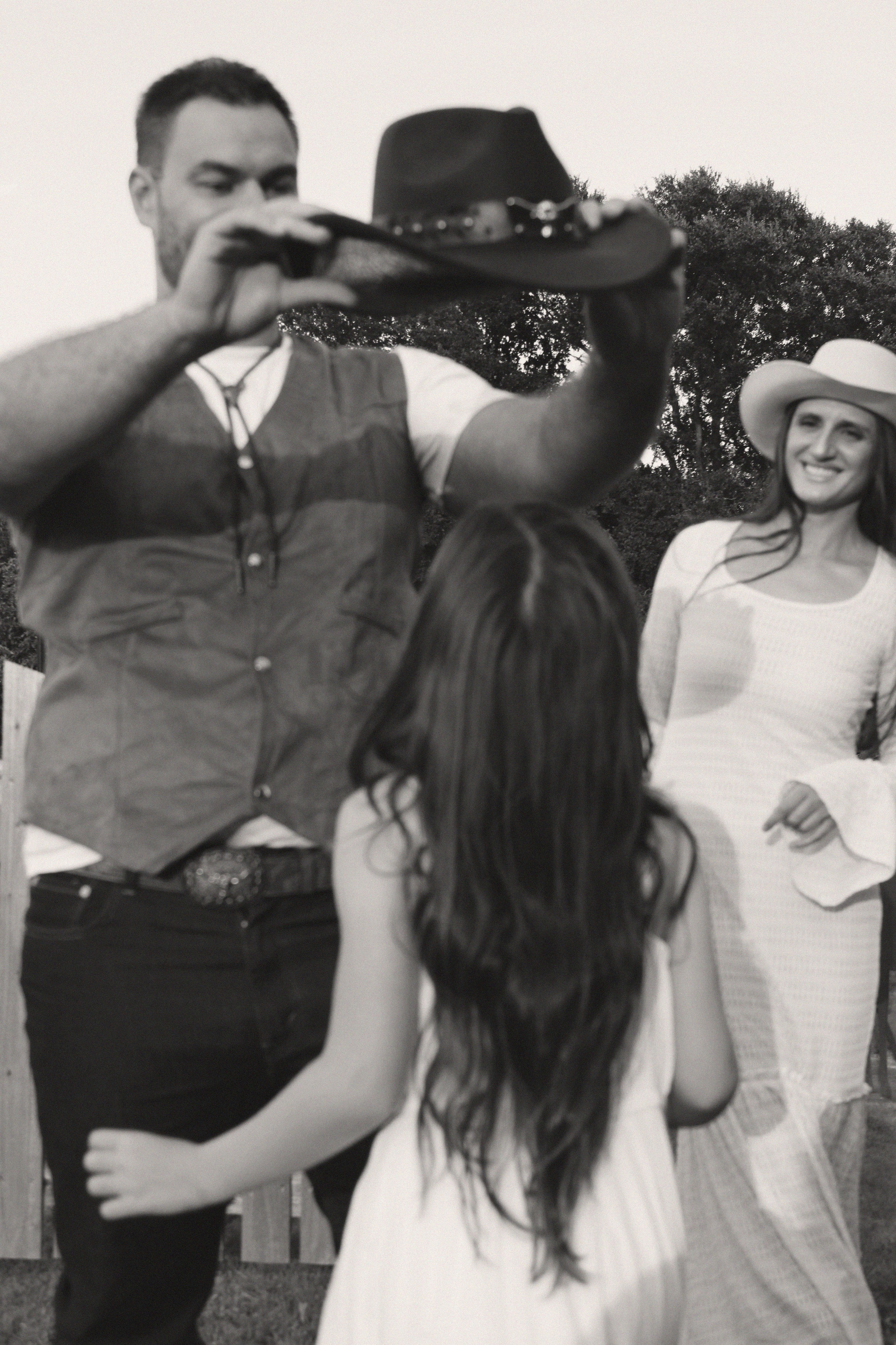 Texas Countryside Family Photoshoot in Cowboy Style. Lana Petrychenko — Portrait & Family Photographer. Valencia, Spain