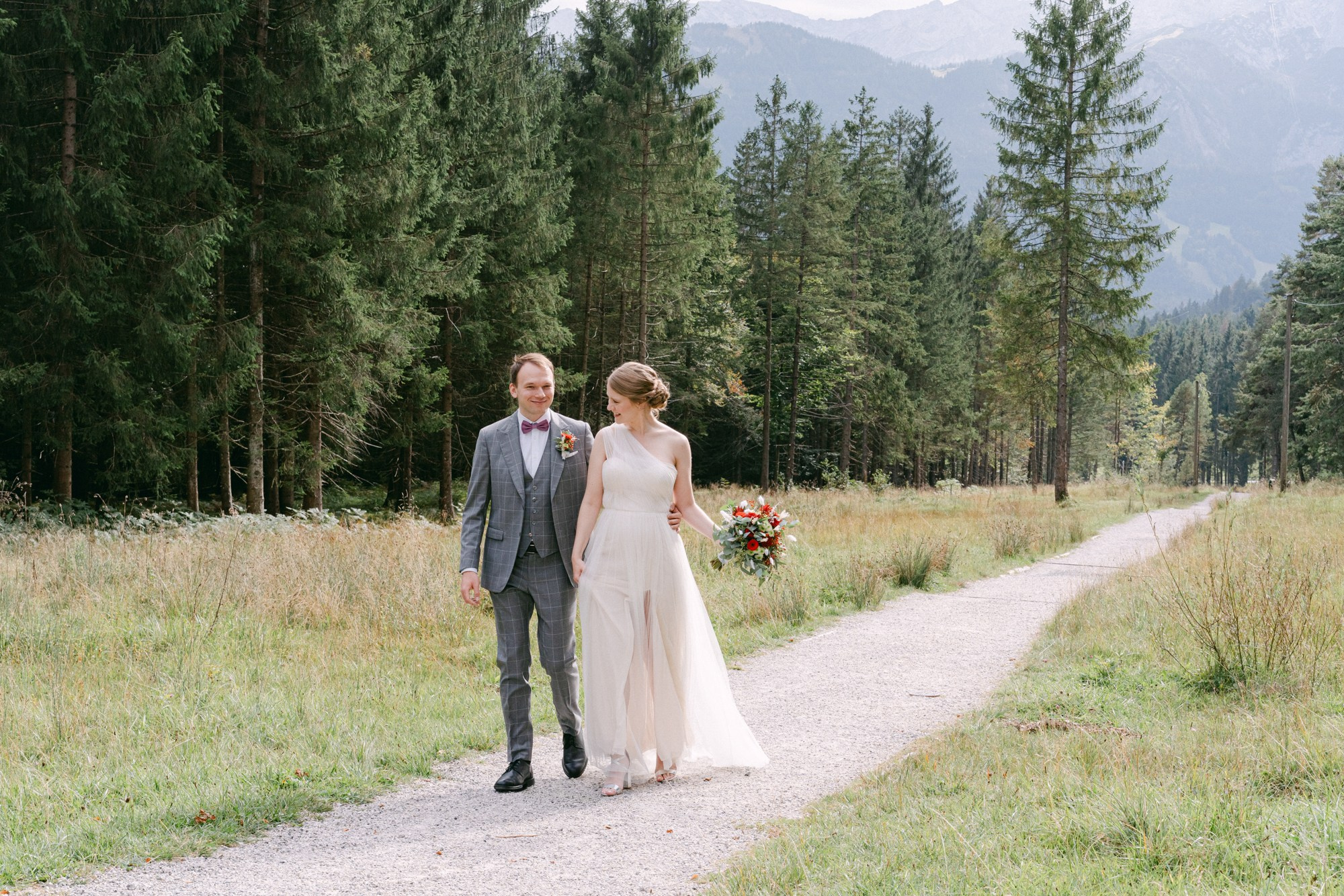 Wedding photography in Werdenfelserei Garmisch-Partenkirchen. Inna Zaytseva Photography | Fotografin in München | Content Creation