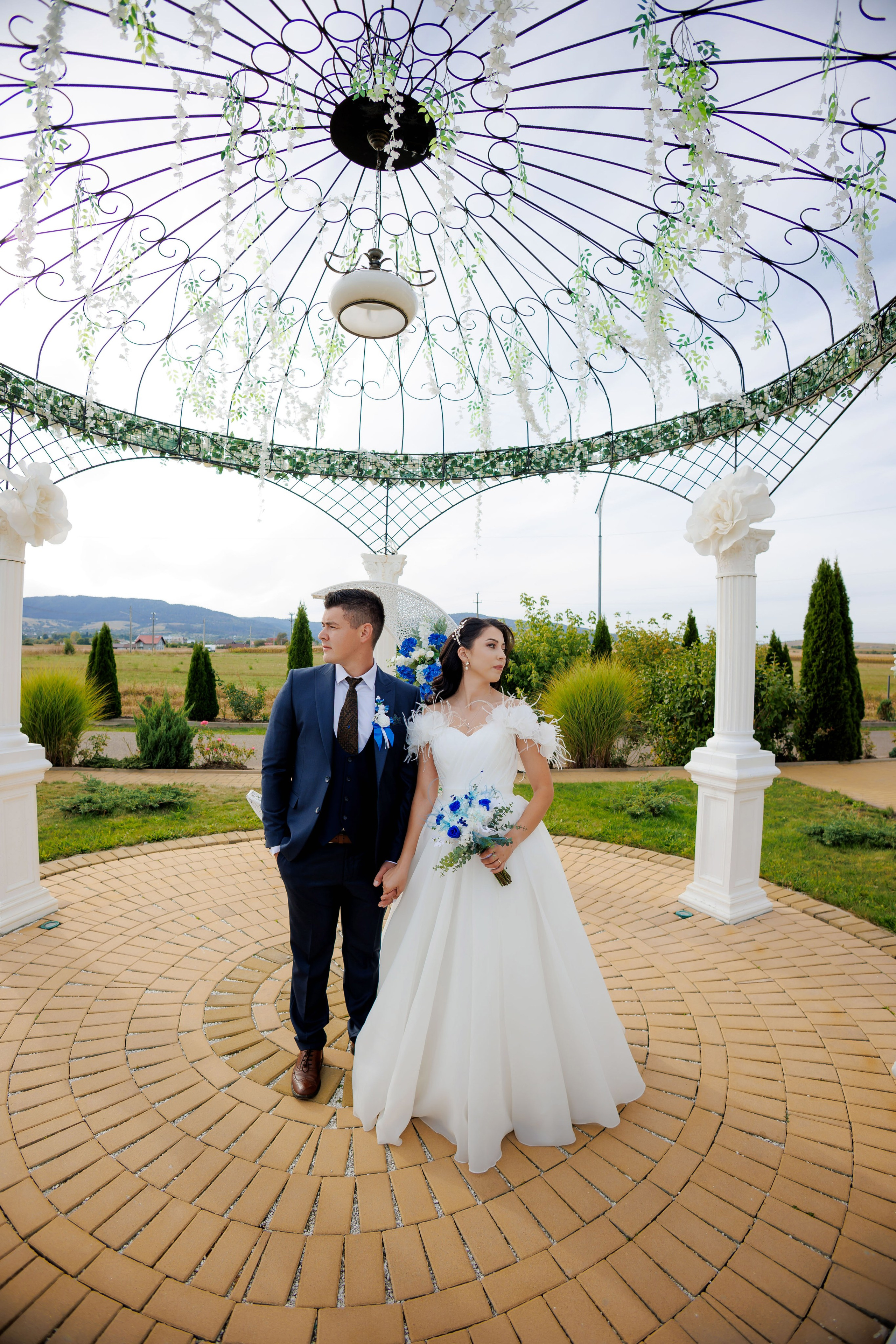 Loredana & Emilian – Ziua Nunții | Videografie - fotografie Botez Suceava, Iași, Botoșani. Servicii foto-video profesionale, pentru momente de neuitat
